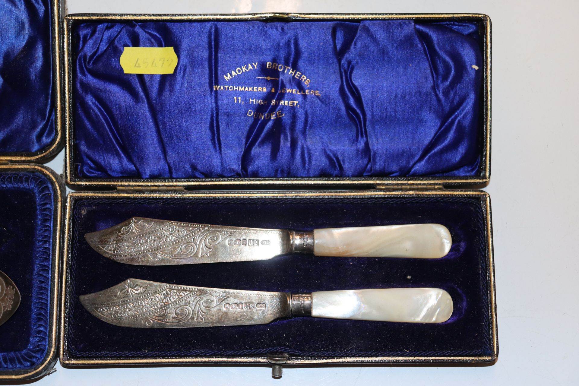 A cased pair of silver knives with mother of pearl - Image 2 of 5