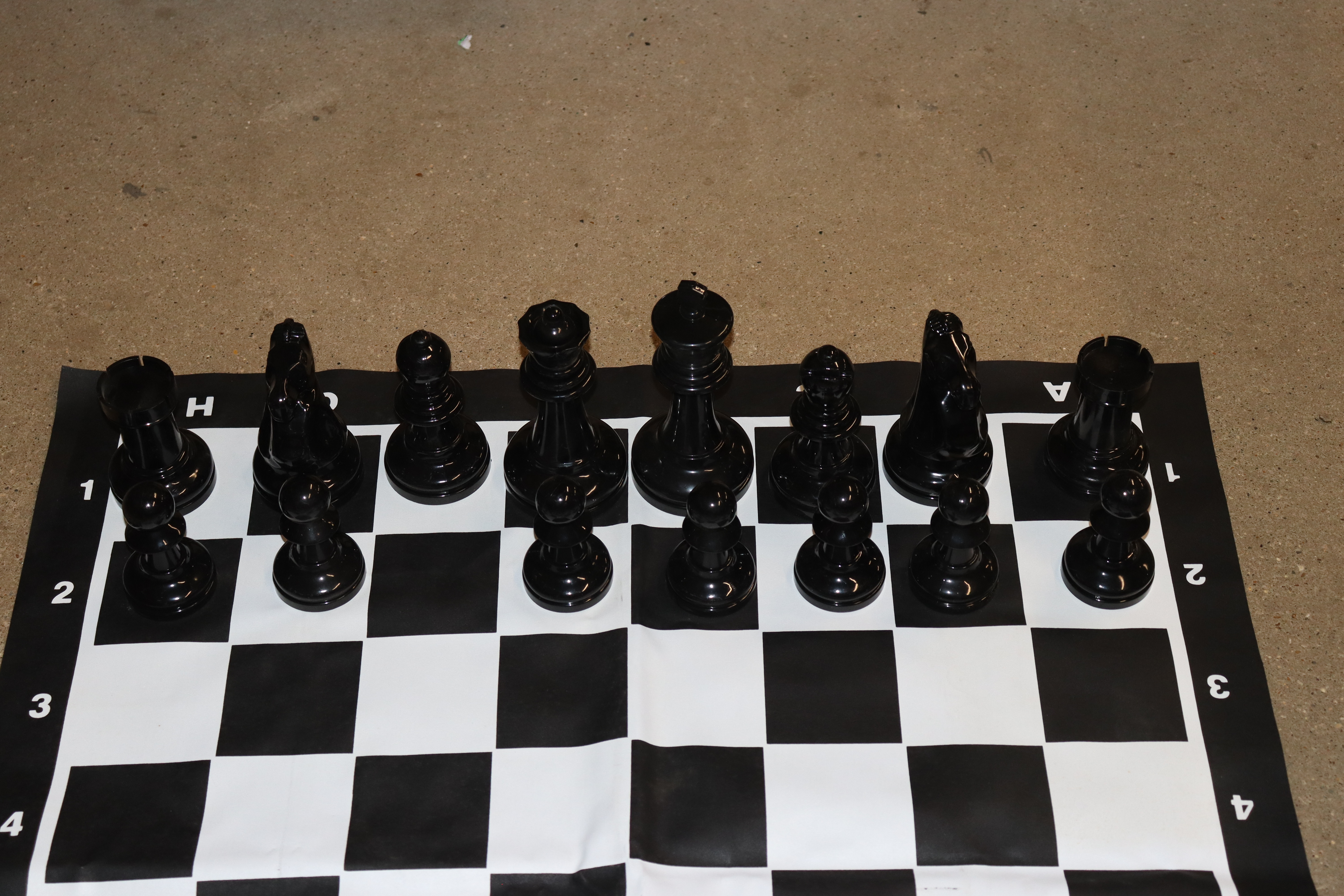 A large plastic chess set (missing one pawn) - Image 2 of 3