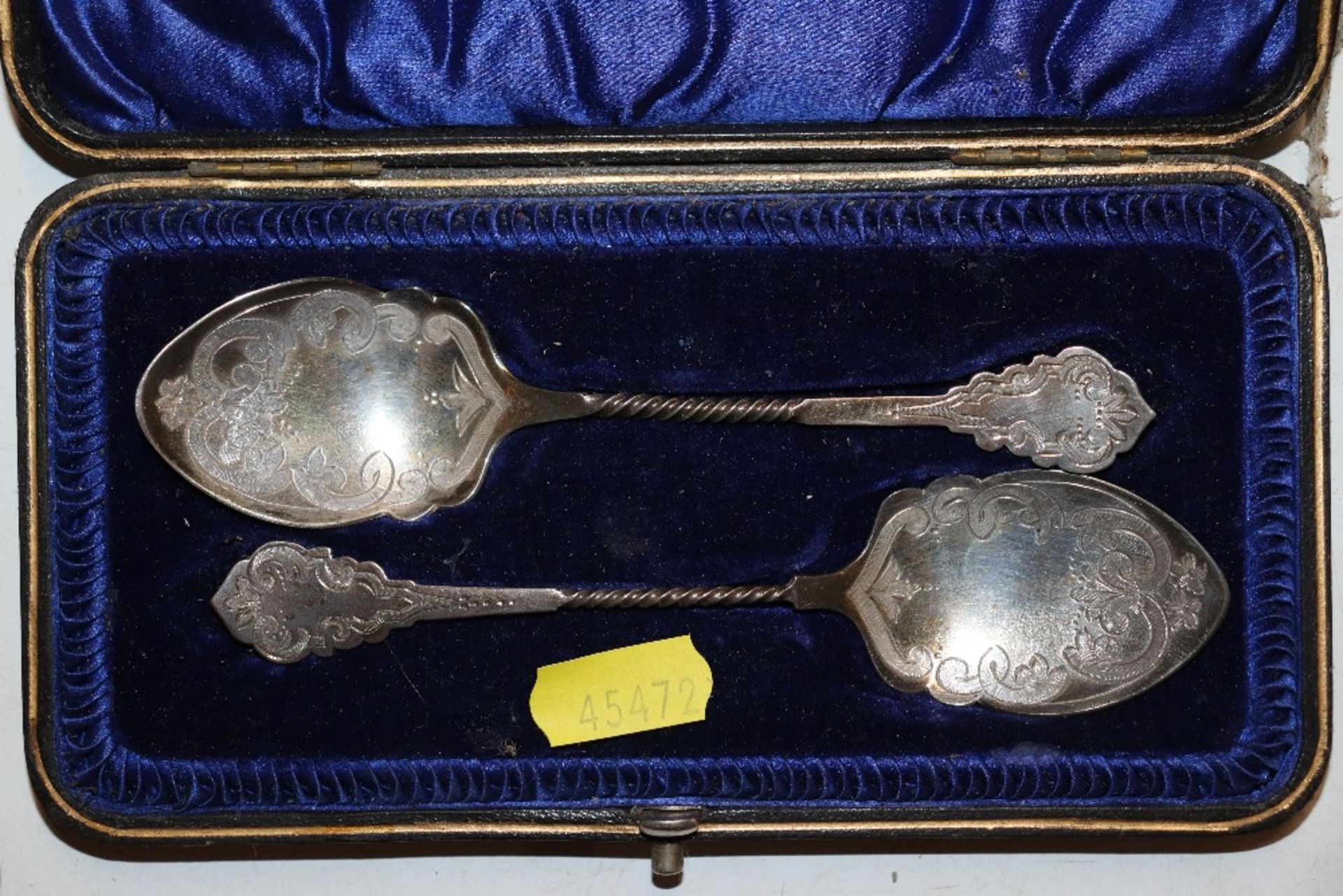 A cased pair of silver knives with mother of pearl - Image 4 of 5