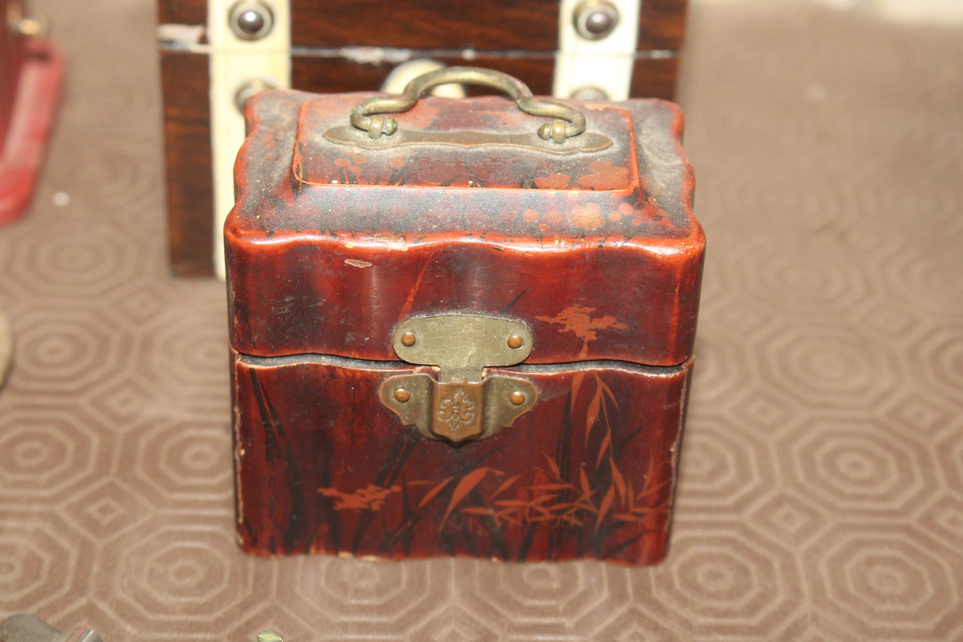 A lacquered trinket box; a wooden and bone inlaid - Image 6 of 17