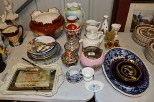 A quantity of various decorative china to include