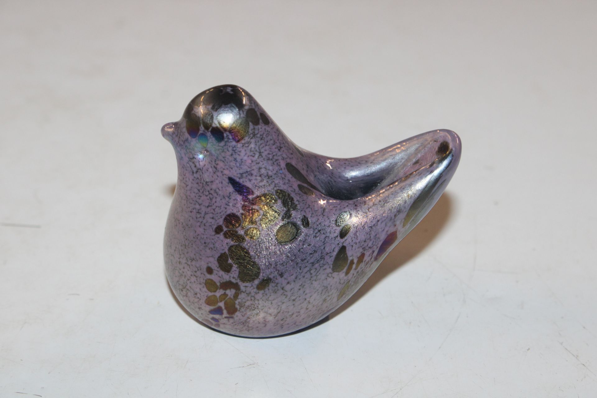 A Neo Art Glass paperweight in the form of a bird - Image 2 of 22