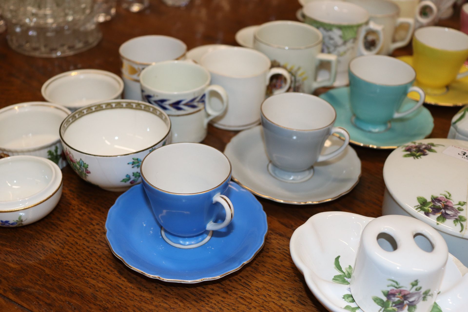 A quantity of various decorative china and tea war - Image 4 of 9