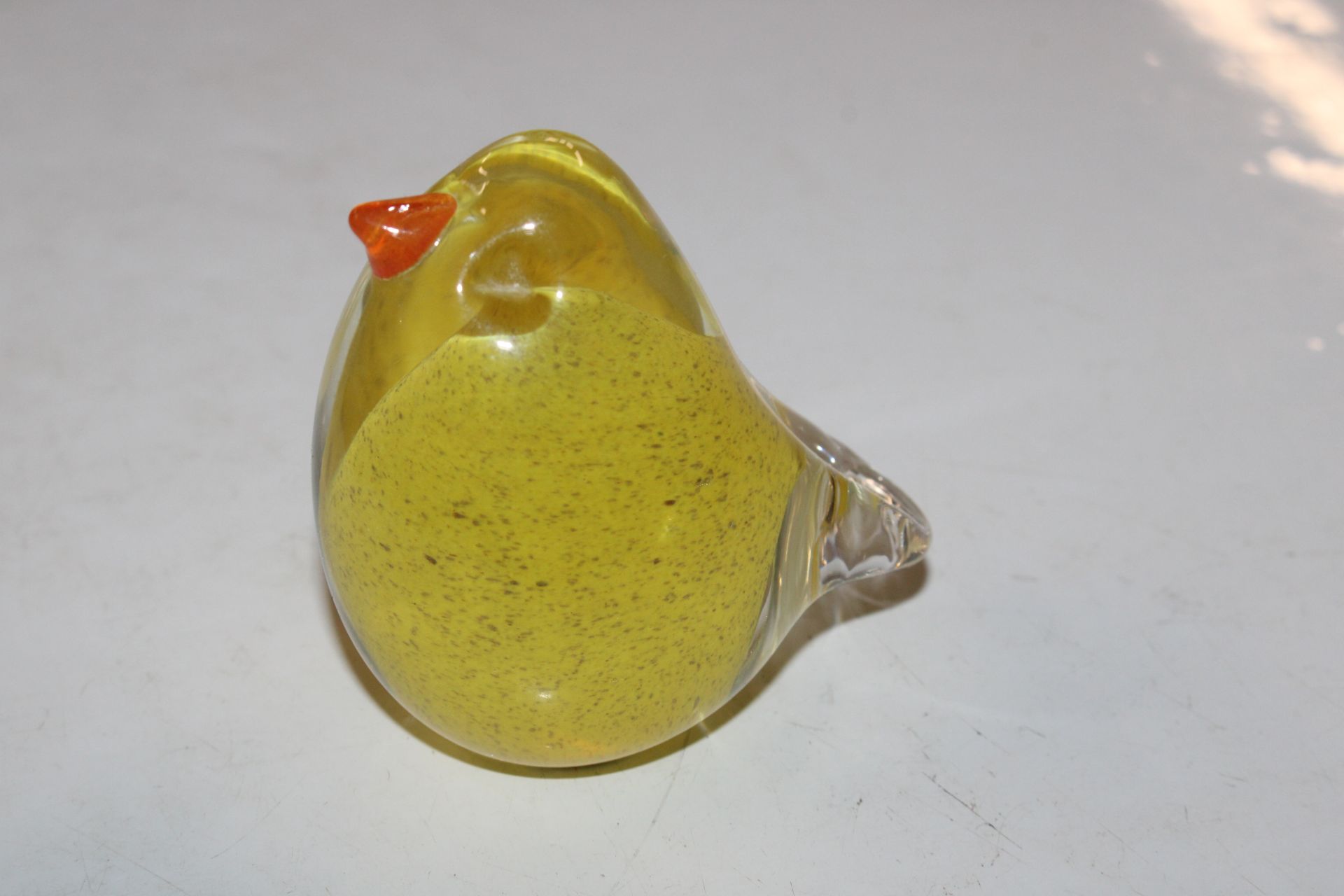 A Neo Art Glass paperweight in the form of a bird - Image 8 of 22