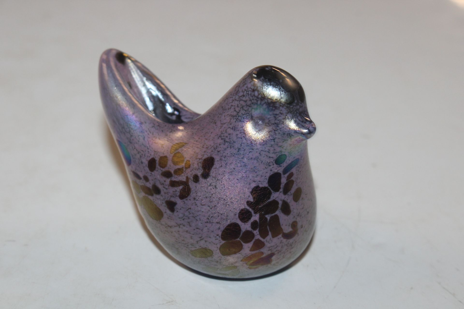 A Neo Art Glass paperweight in the form of a bird - Image 4 of 22