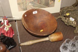 A treen bowl and a treen pestle