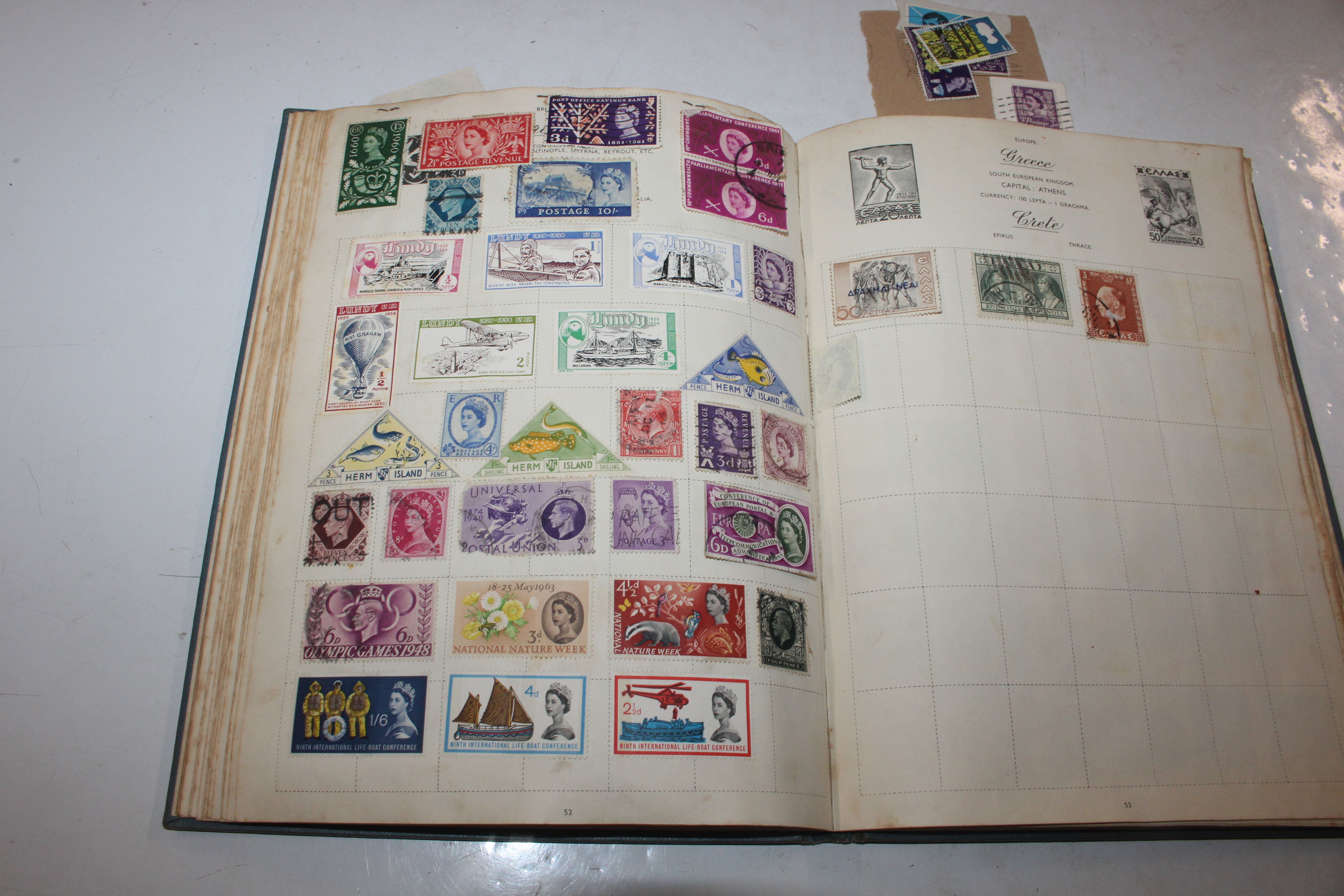 A box containing an album of stamps, various loose - Bild 7 aus 27