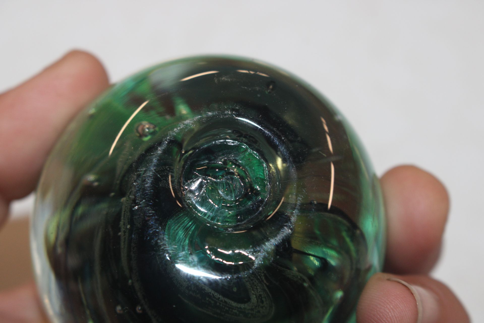 A Neo Art Glass paperweight in the form of a bird - Image 15 of 22