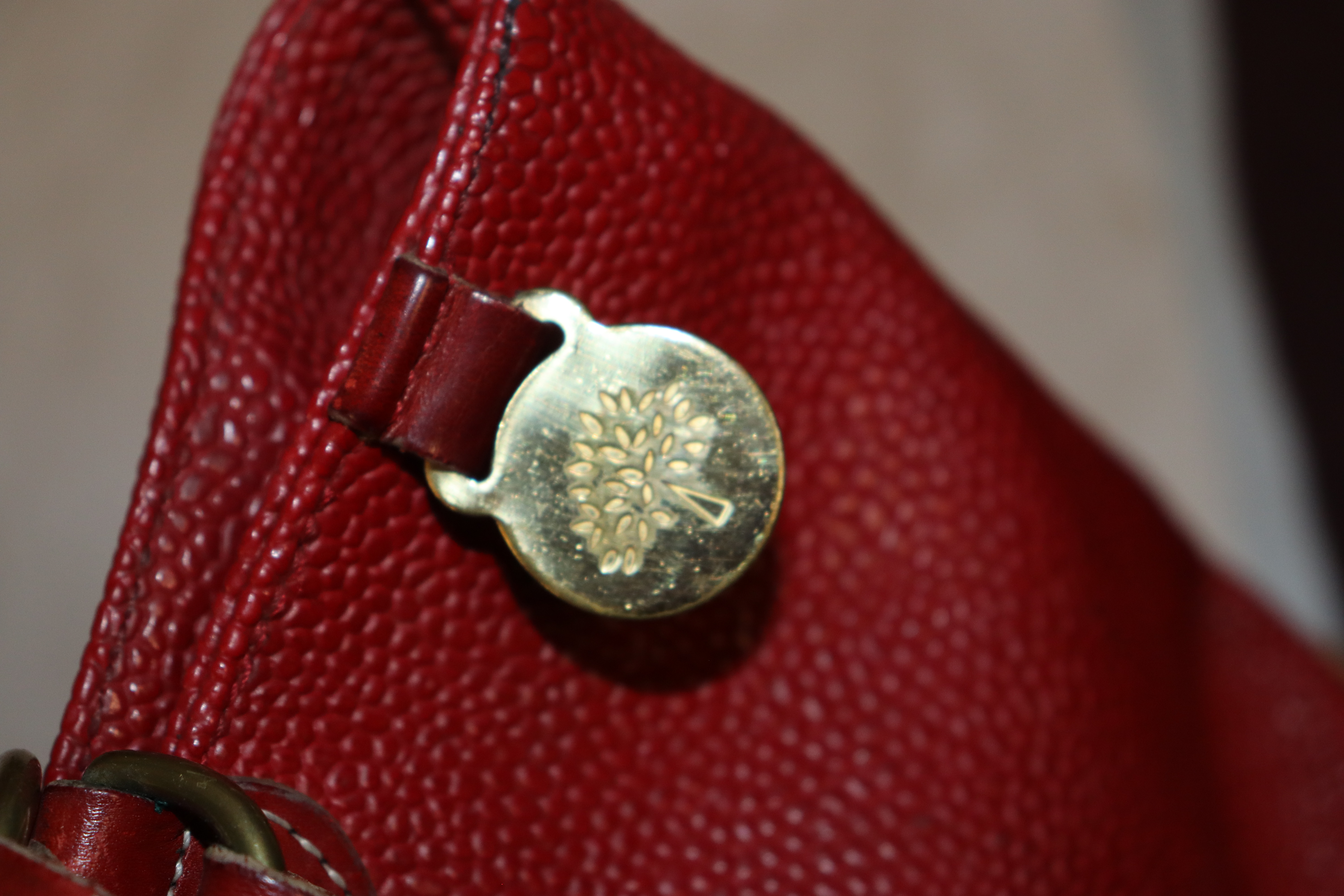 A Mulberry red handbag and outer carry bag - Image 6 of 8