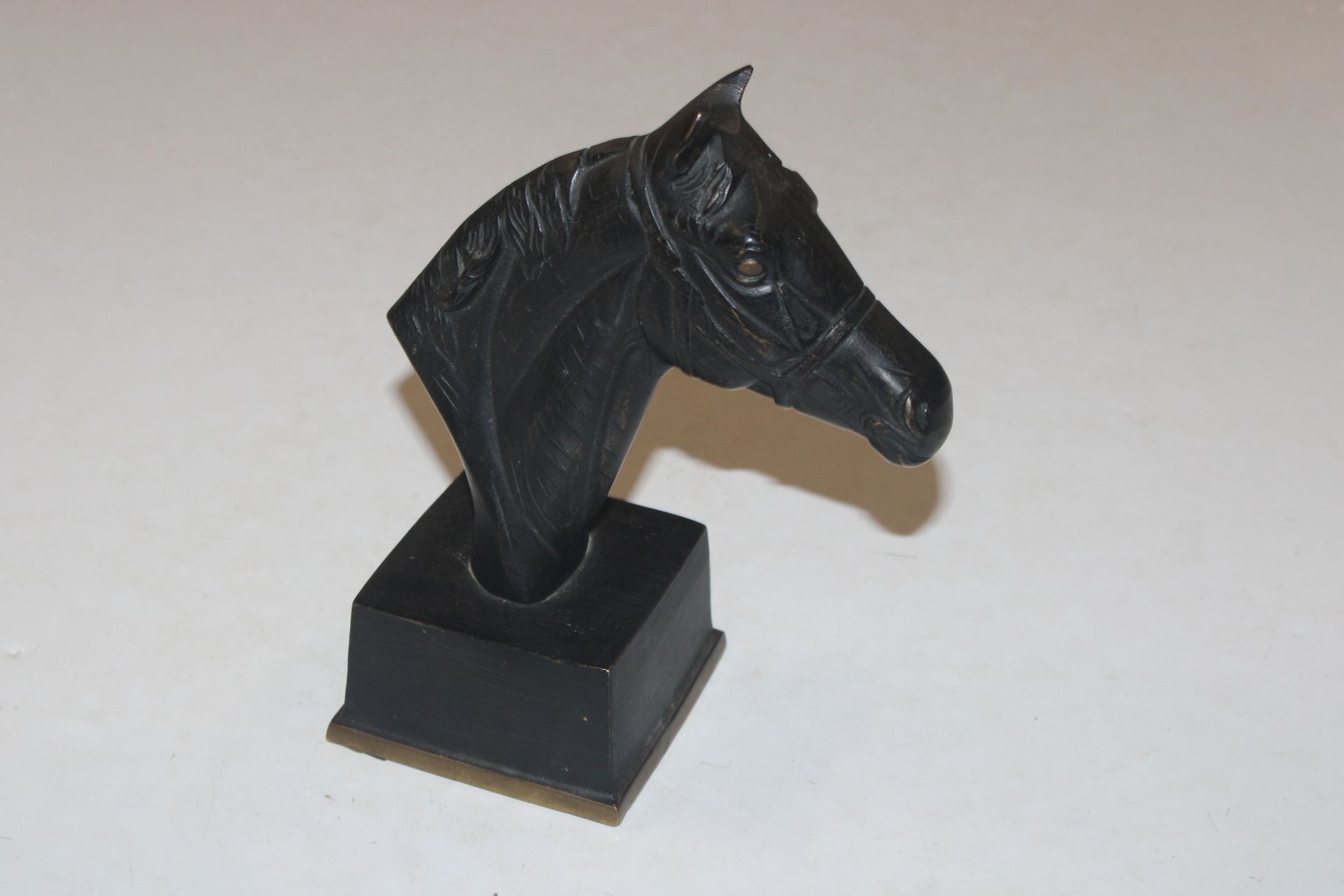 A bronze bust of a horses head, raised on square s - Image 2 of 3