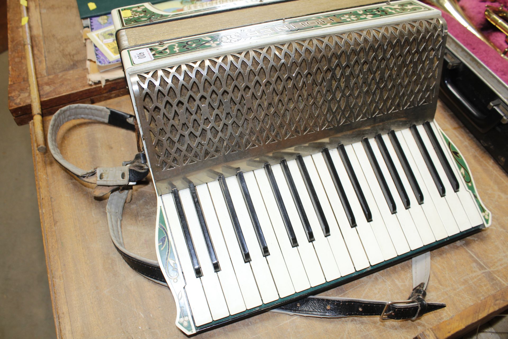 A Hohner piano accordion - Image 3 of 3