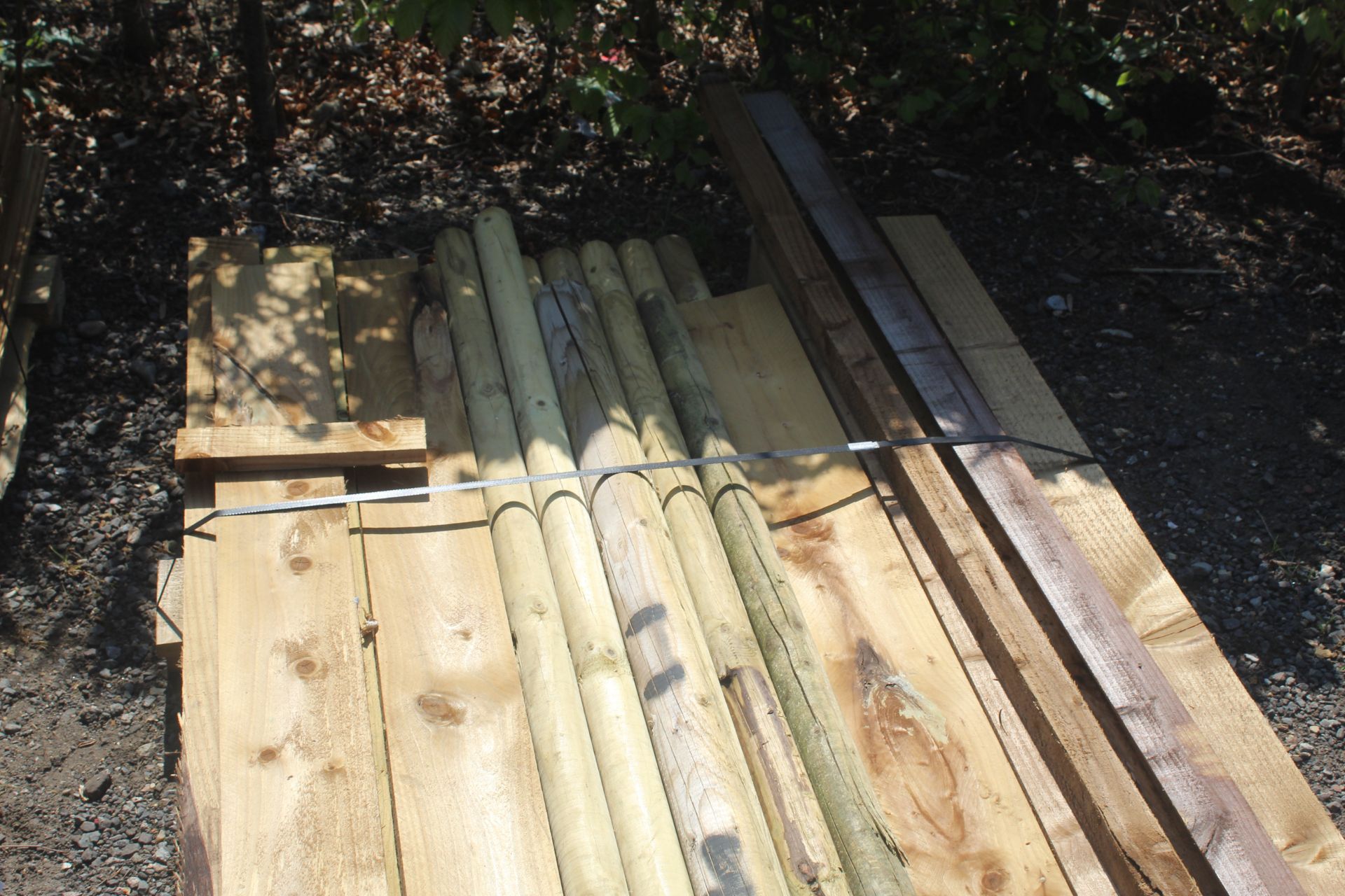 A quantity of various fence posts, fence poles, sa - Image 3 of 3