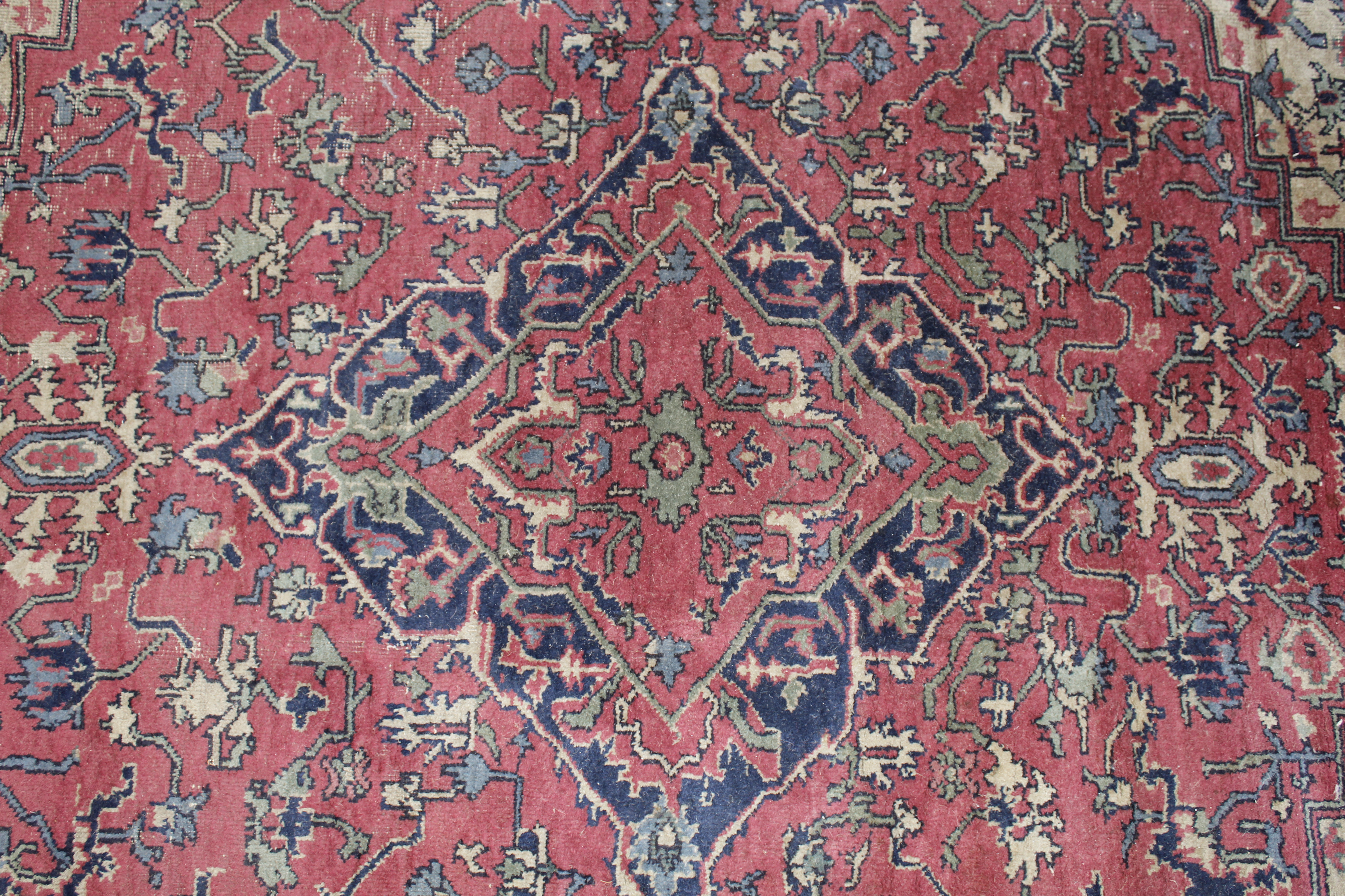 An approx. 9' x 6' patterned rug - Image 2 of 5