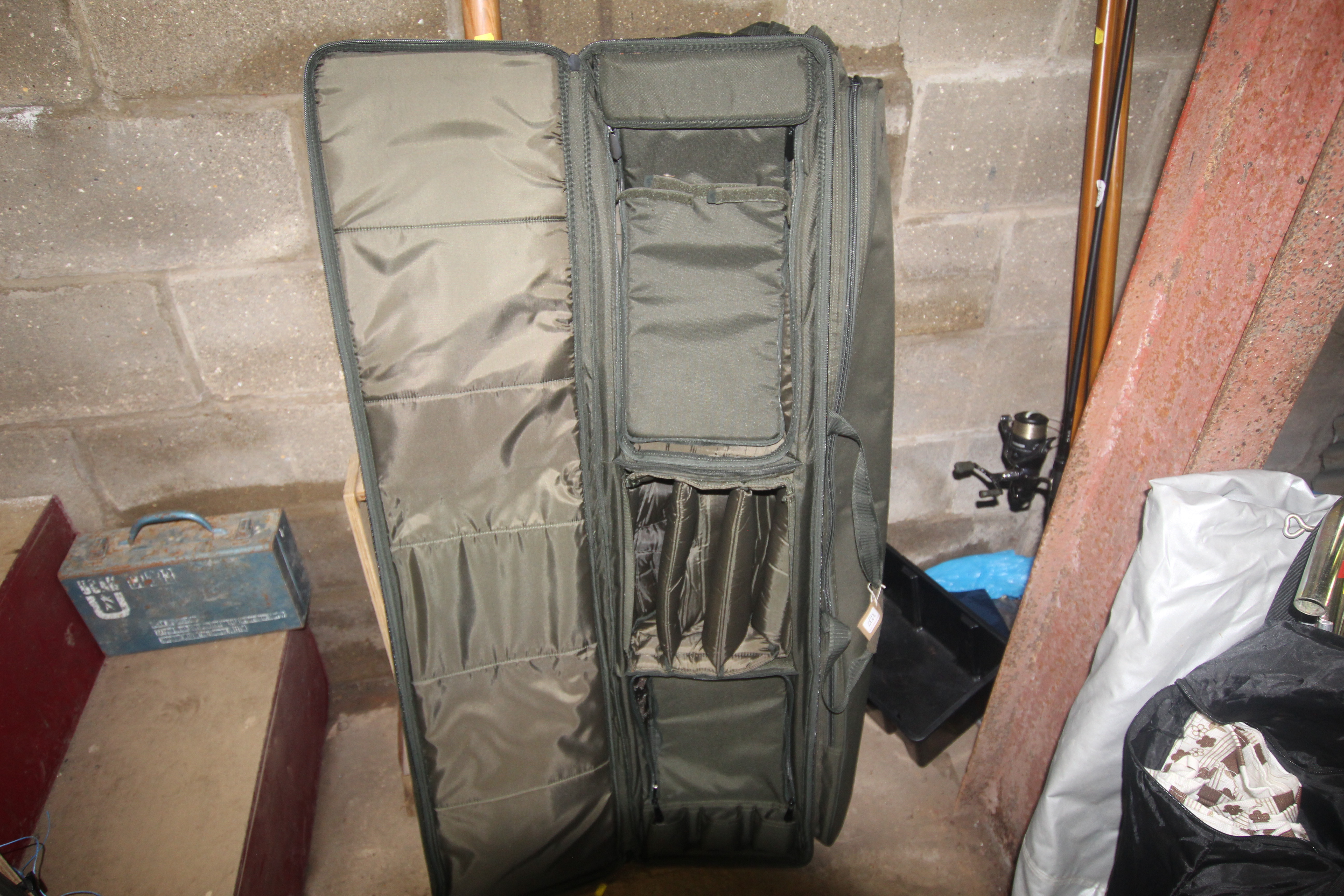 A Nash Scope transformer/transporter holdall, as n - Image 2 of 2