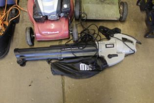 A Moss 3 in 1 leaf blower / vacuum / mulcher