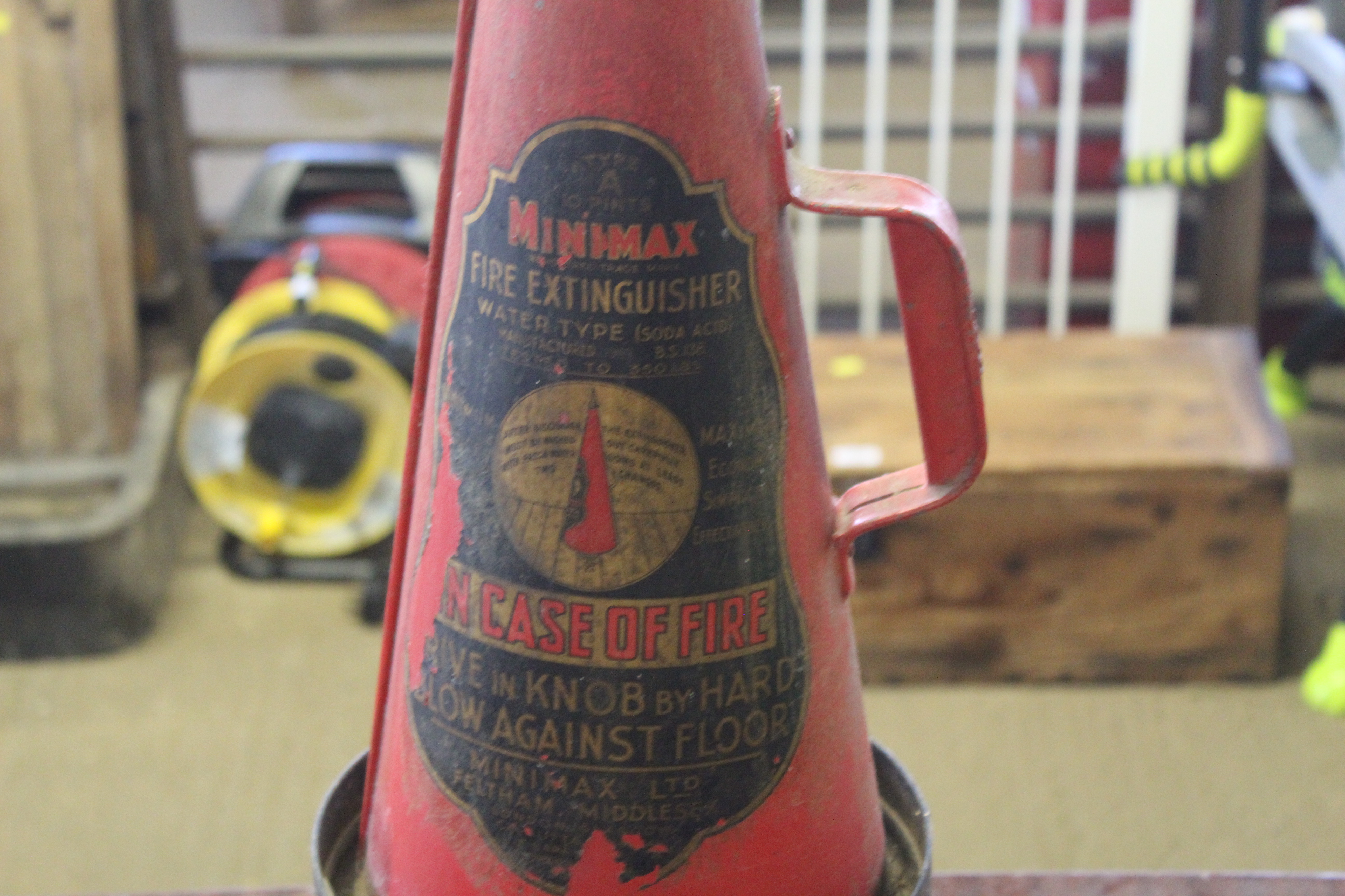 A Minimax vintage fire extinguisher (water type / - Image 3 of 3