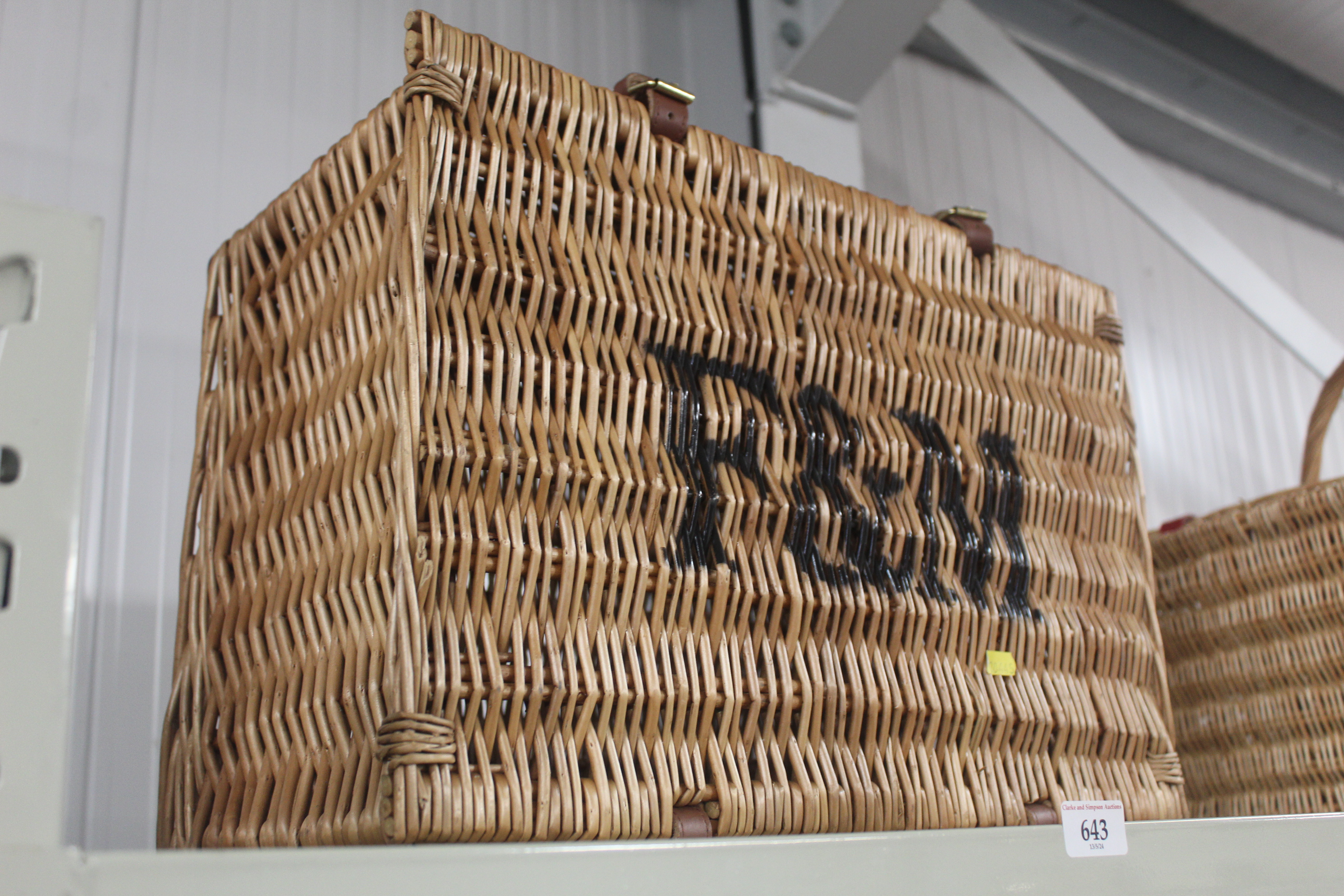 A Fortnum & Mason wicker picnic basket - Image 2 of 2