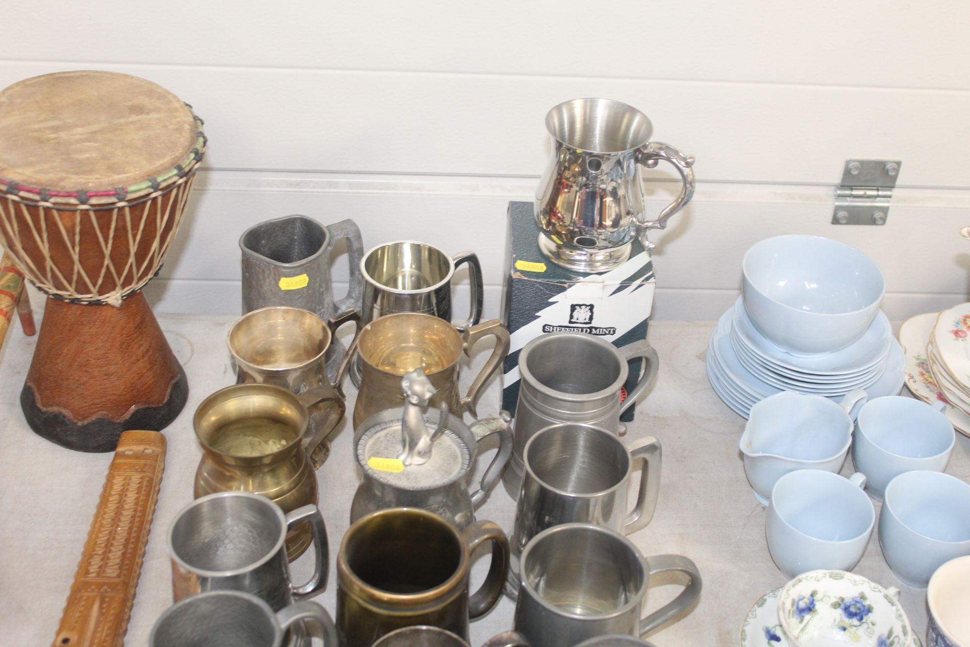 A collection of metal ware to include tankards and - Image 3 of 3