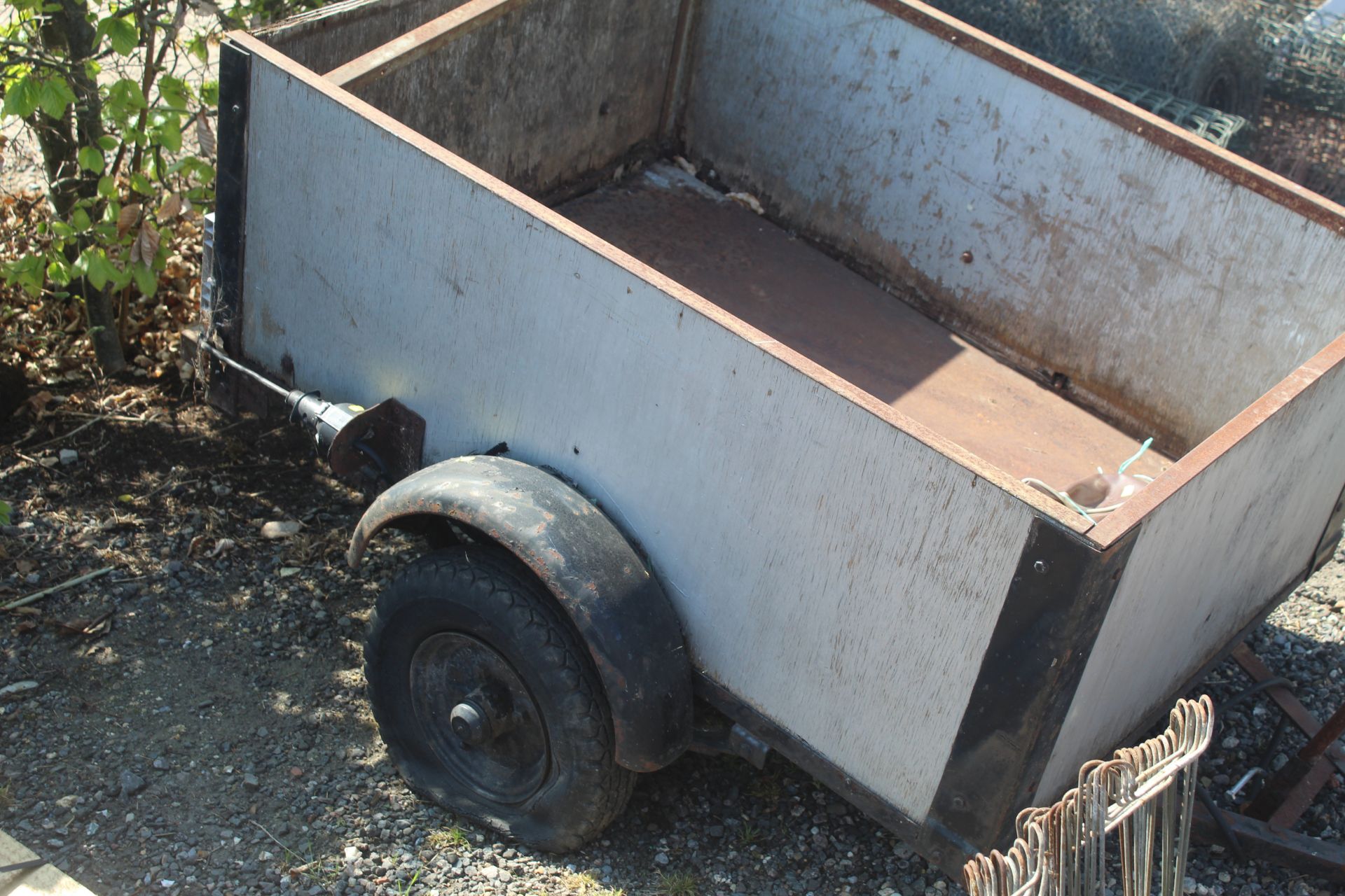 A single axle car trailer with wooden body sides m - Image 5 of 5