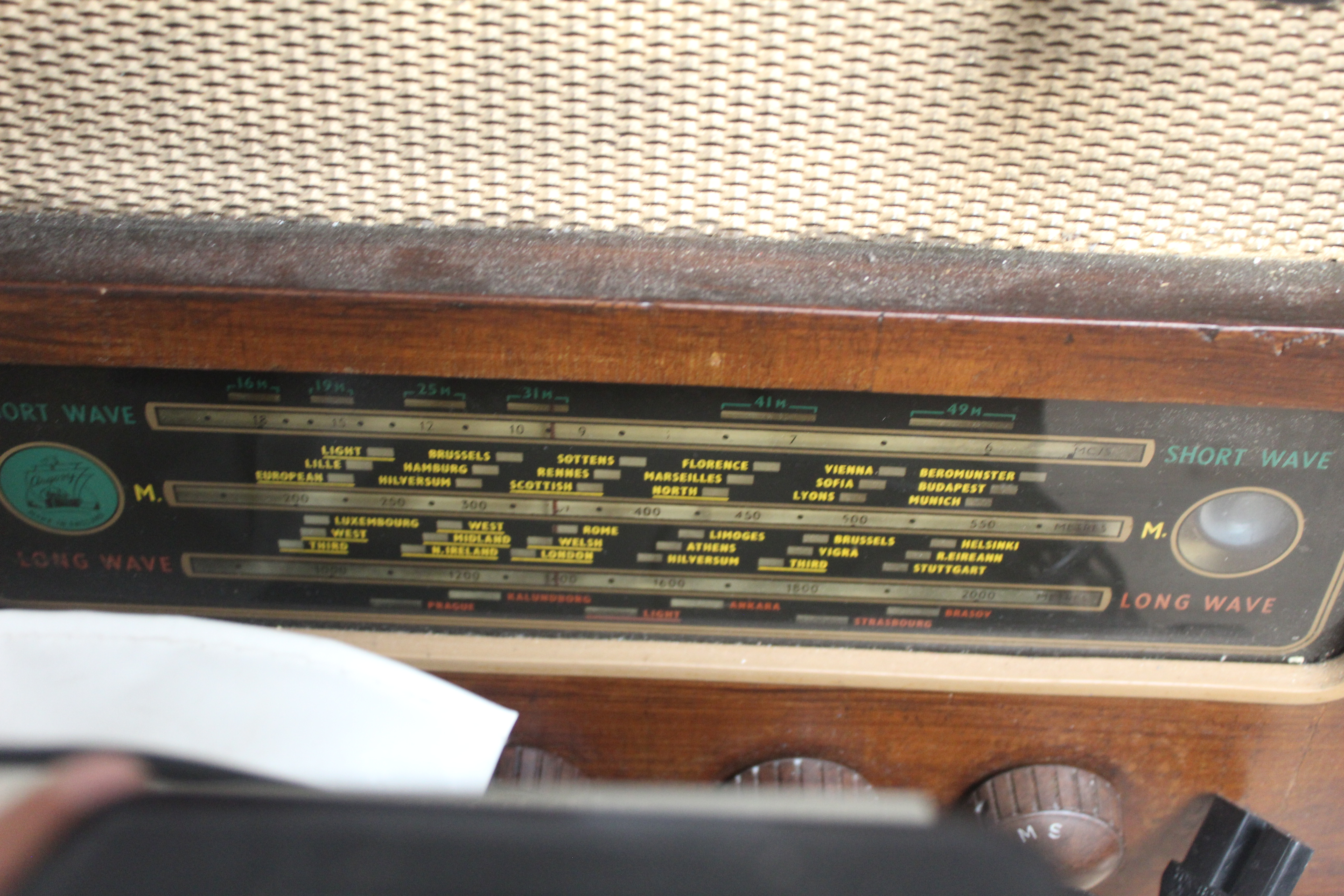 A vintage radio sold as collectors item - Image 2 of 2