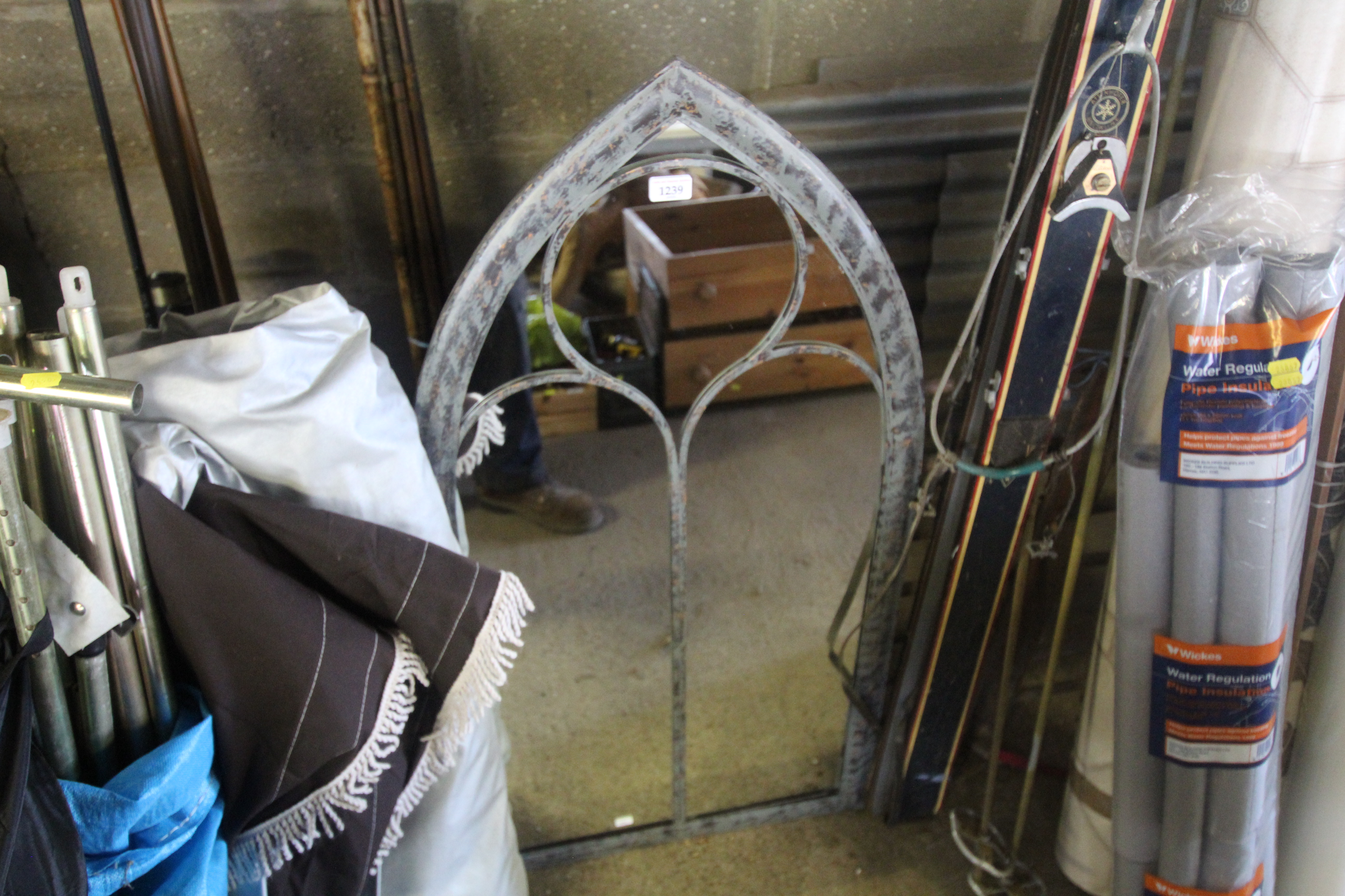 A large metal framed garden/outdoor mirror (149)