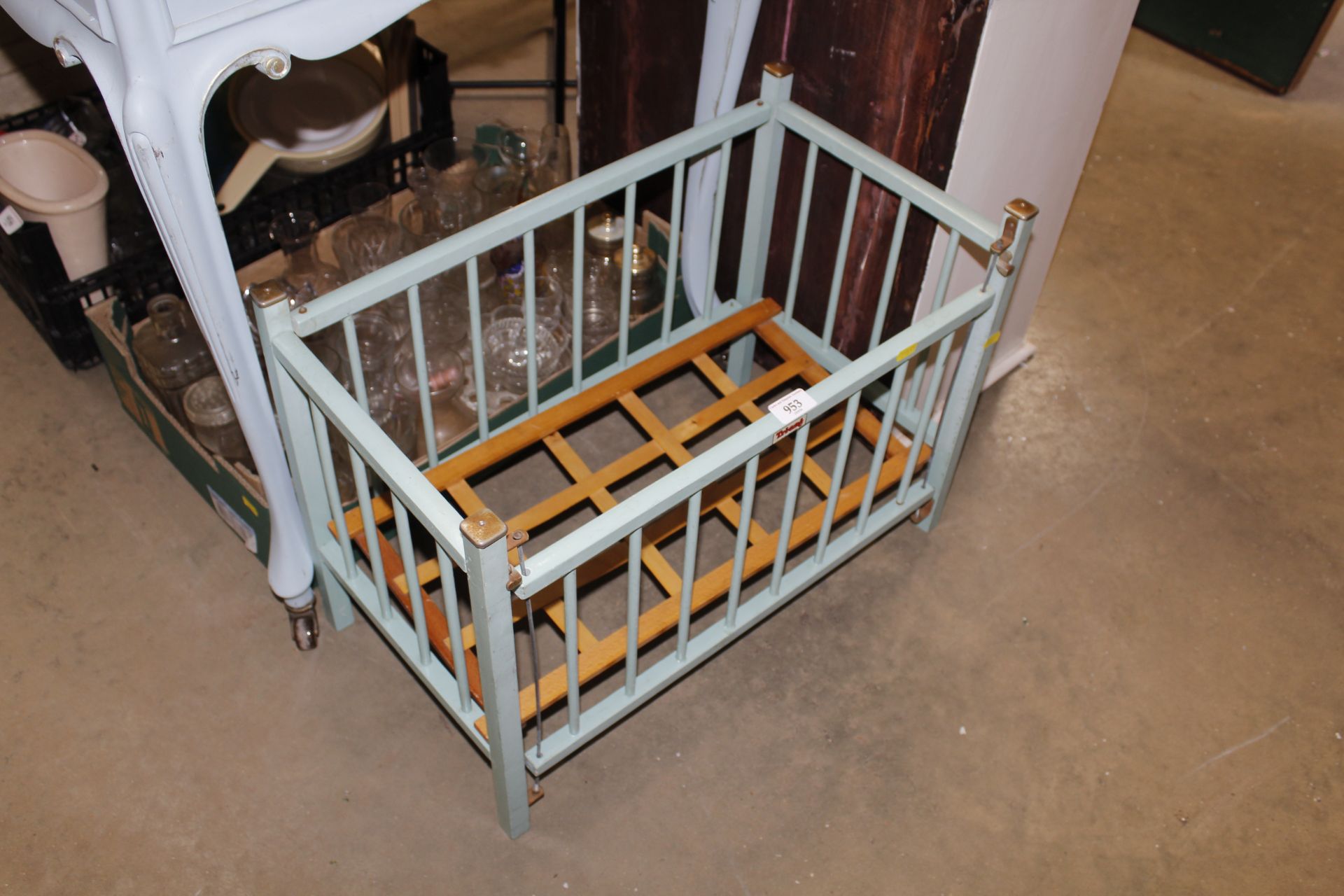 A dolls cot