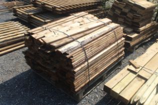 A quantity of variuos sawn lengths of timber