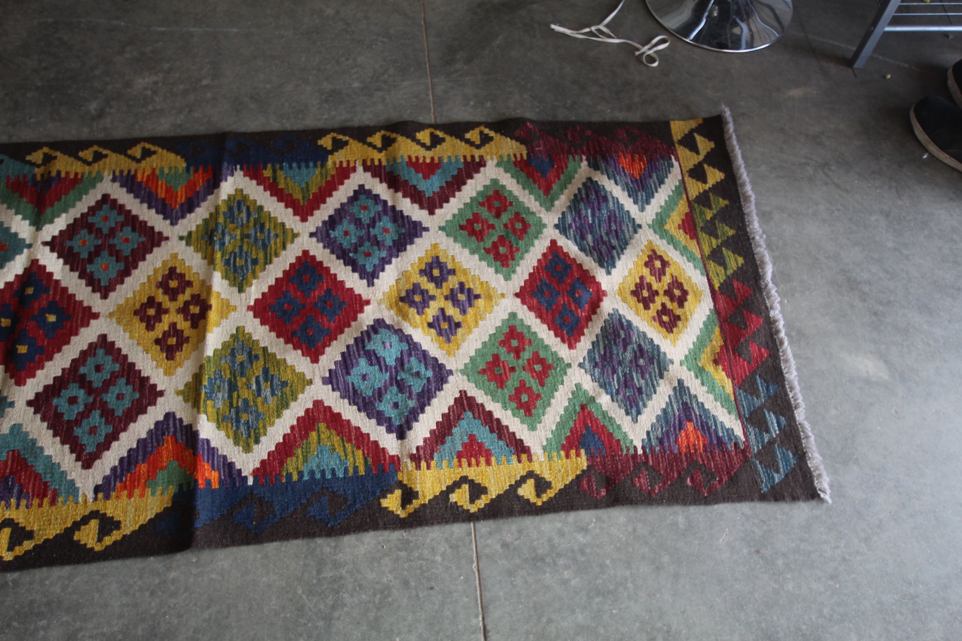 An approx. 9'5" x 2'8" Maimana Kilim runner - Image 2 of 5