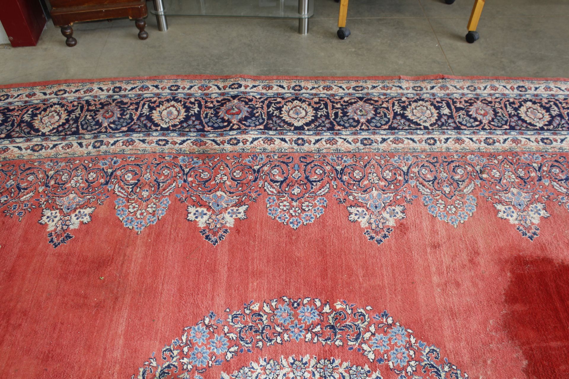 An approx. 12'9" x 9'8" red patterned rug AF - Image 4 of 10