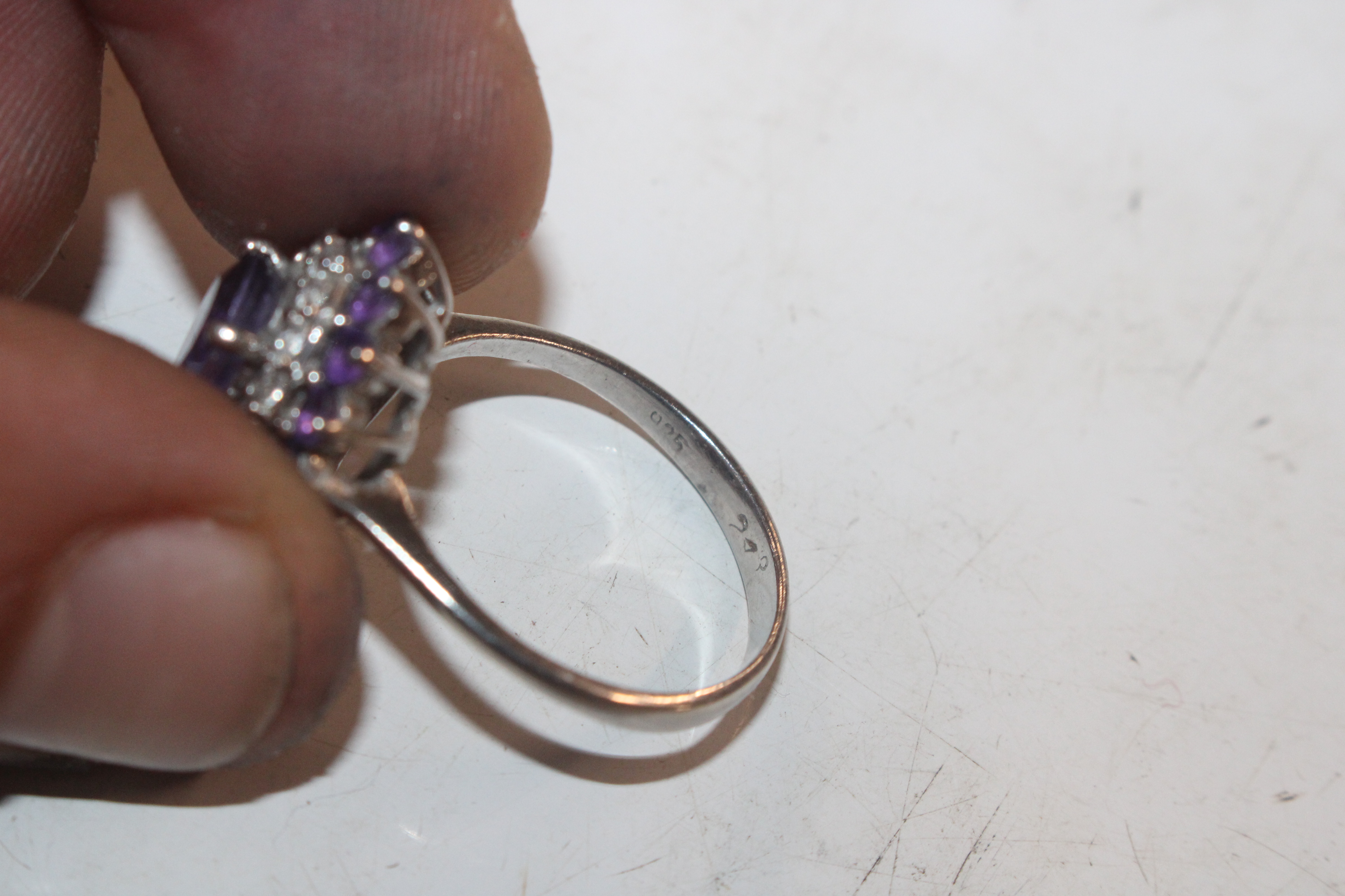 A Sterling silver amethyst and white gem stone set - Image 4 of 4