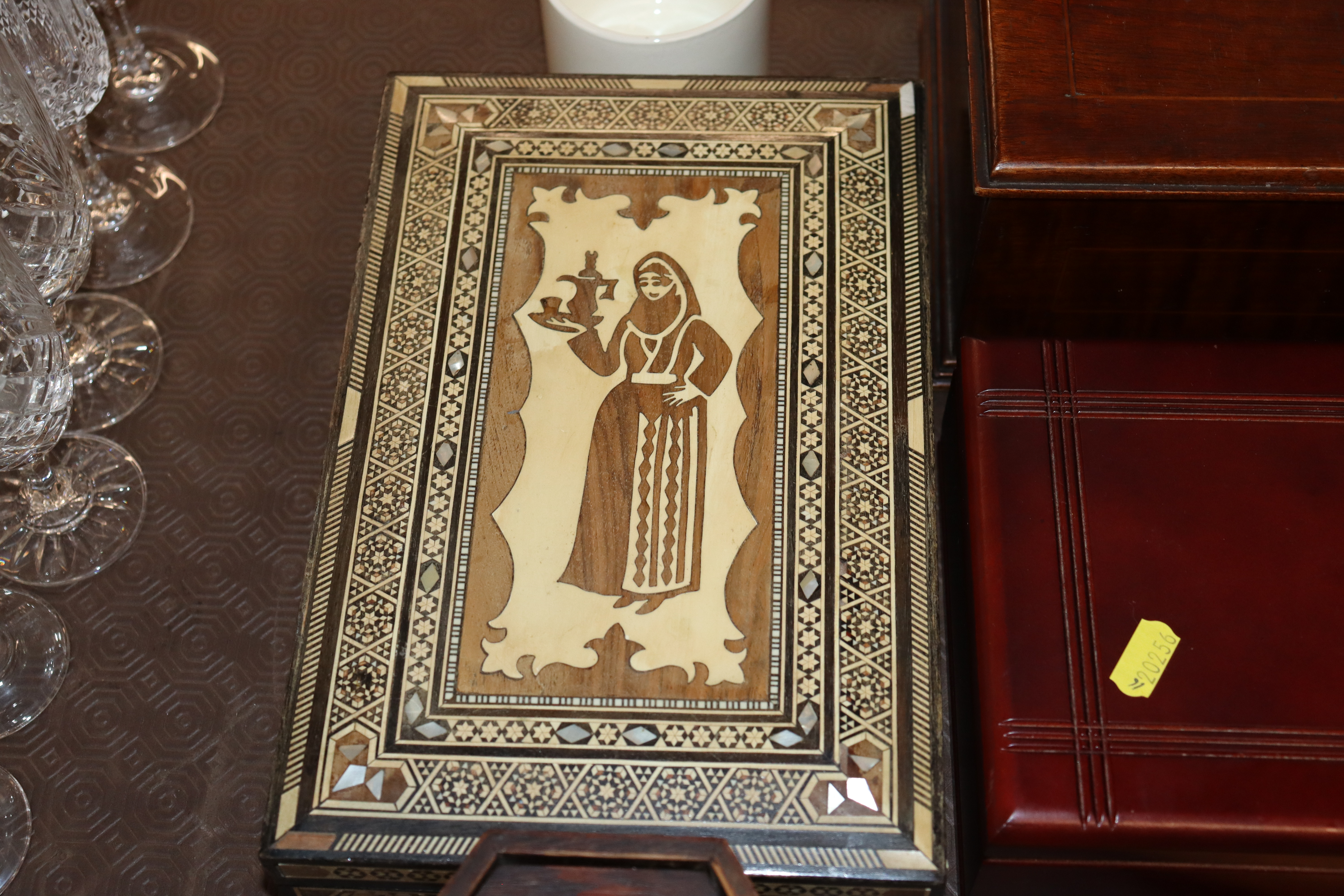 A decorative wooden plate; a jewellery box and var - Image 2 of 5