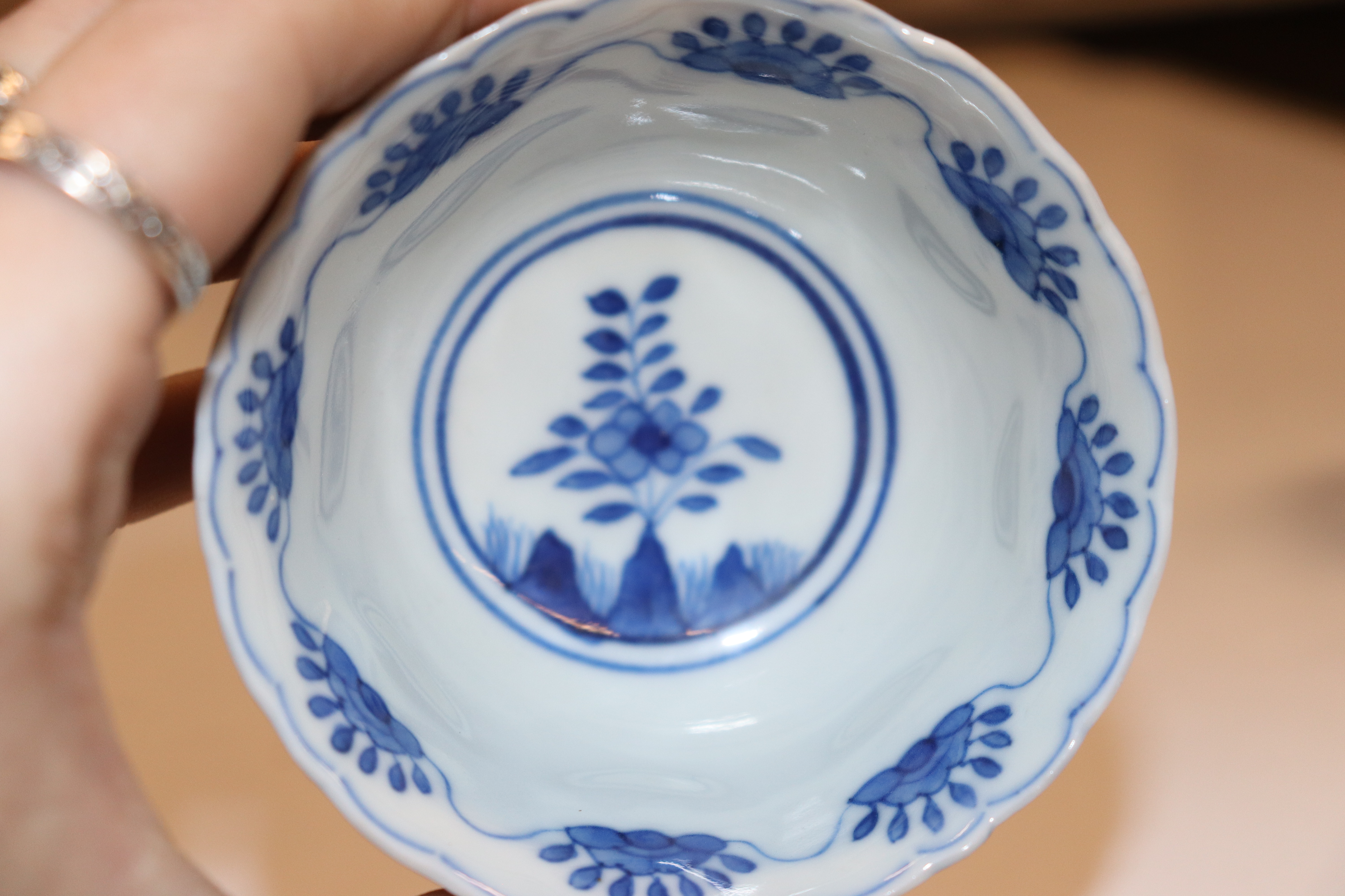 An Oriental blue and white blue decorated with fis - Image 14 of 34