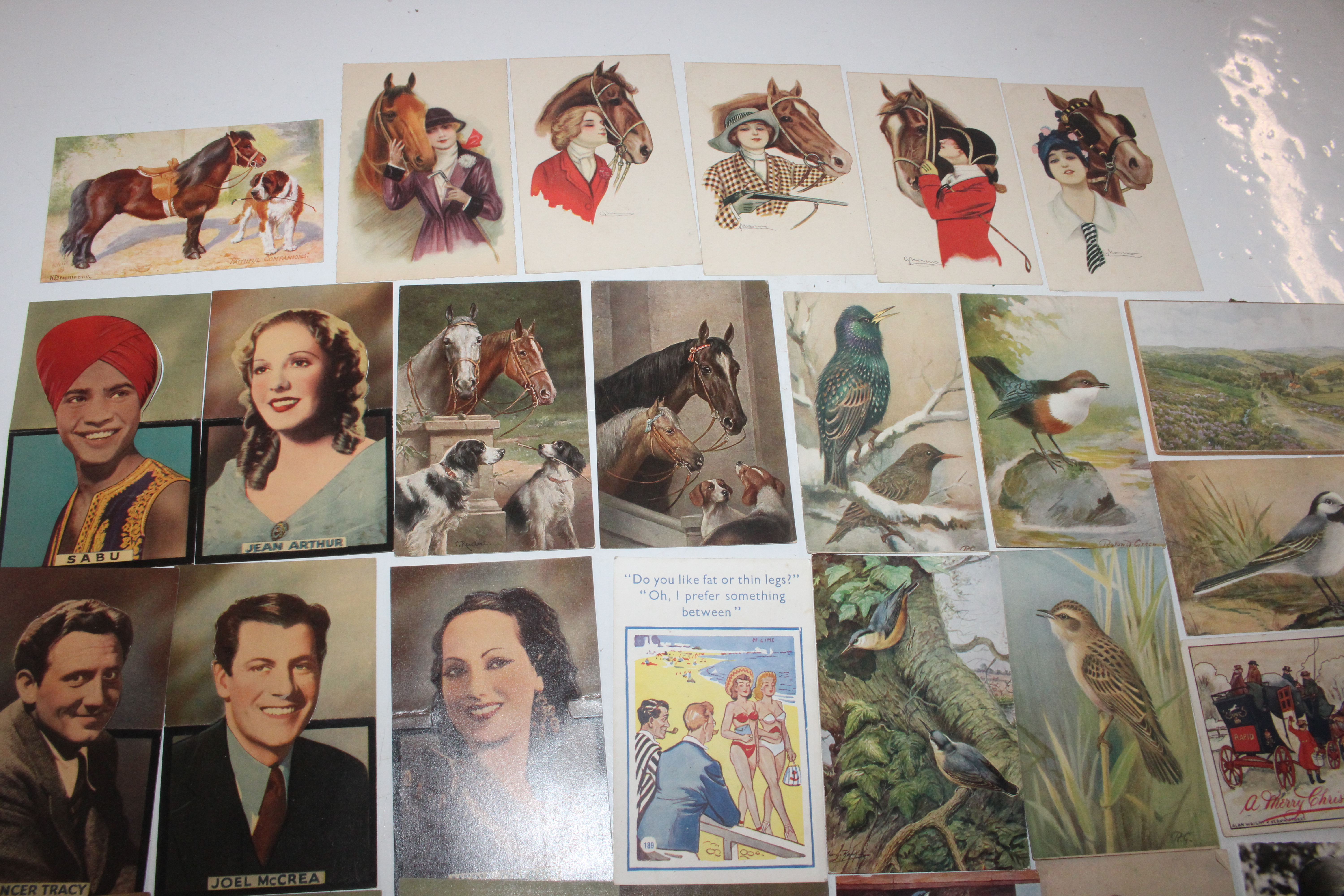 A box containing various post-cards to include Art - Image 20 of 21
