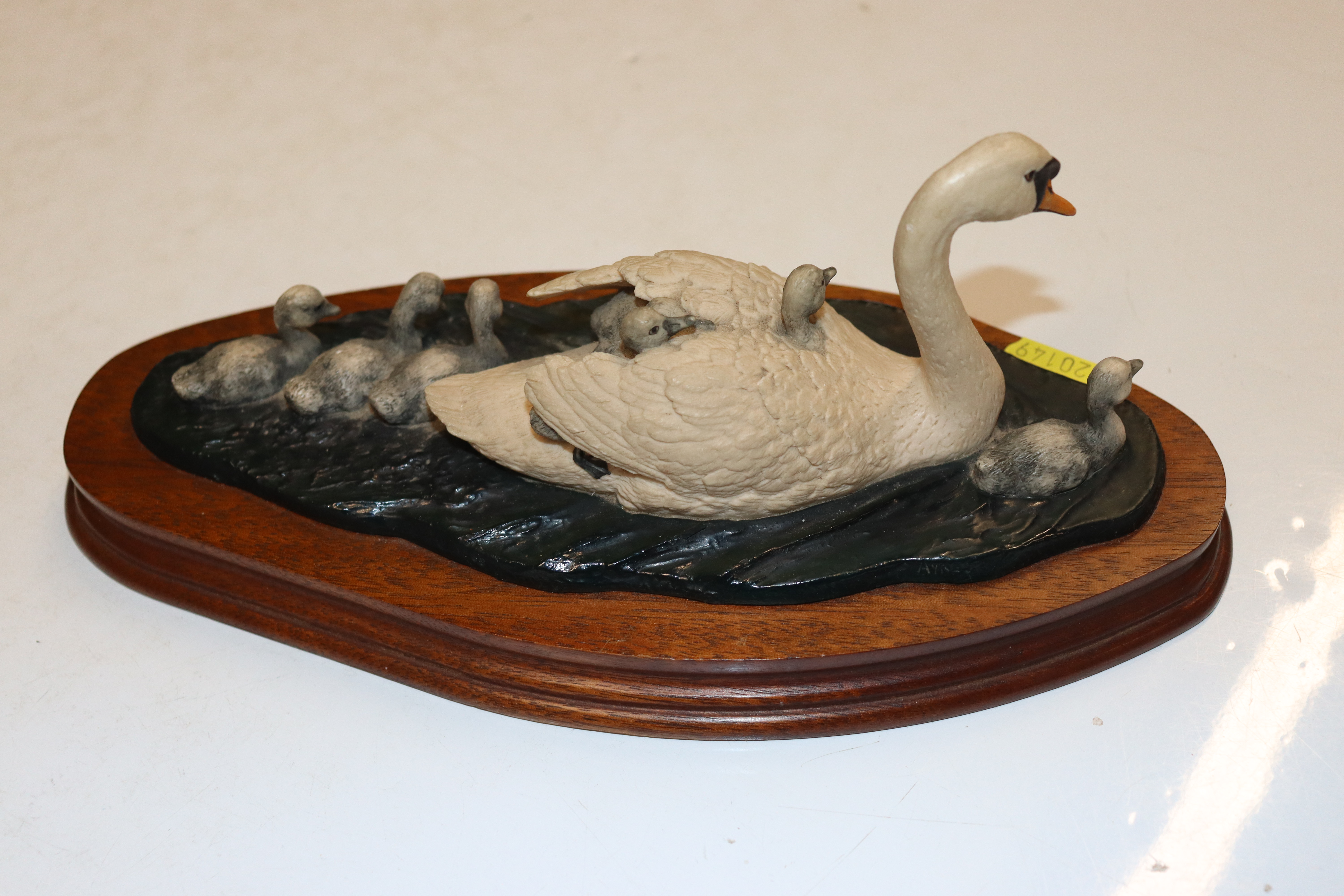 A Border Fine Arts group of swans and a Border Fin - Image 3 of 25