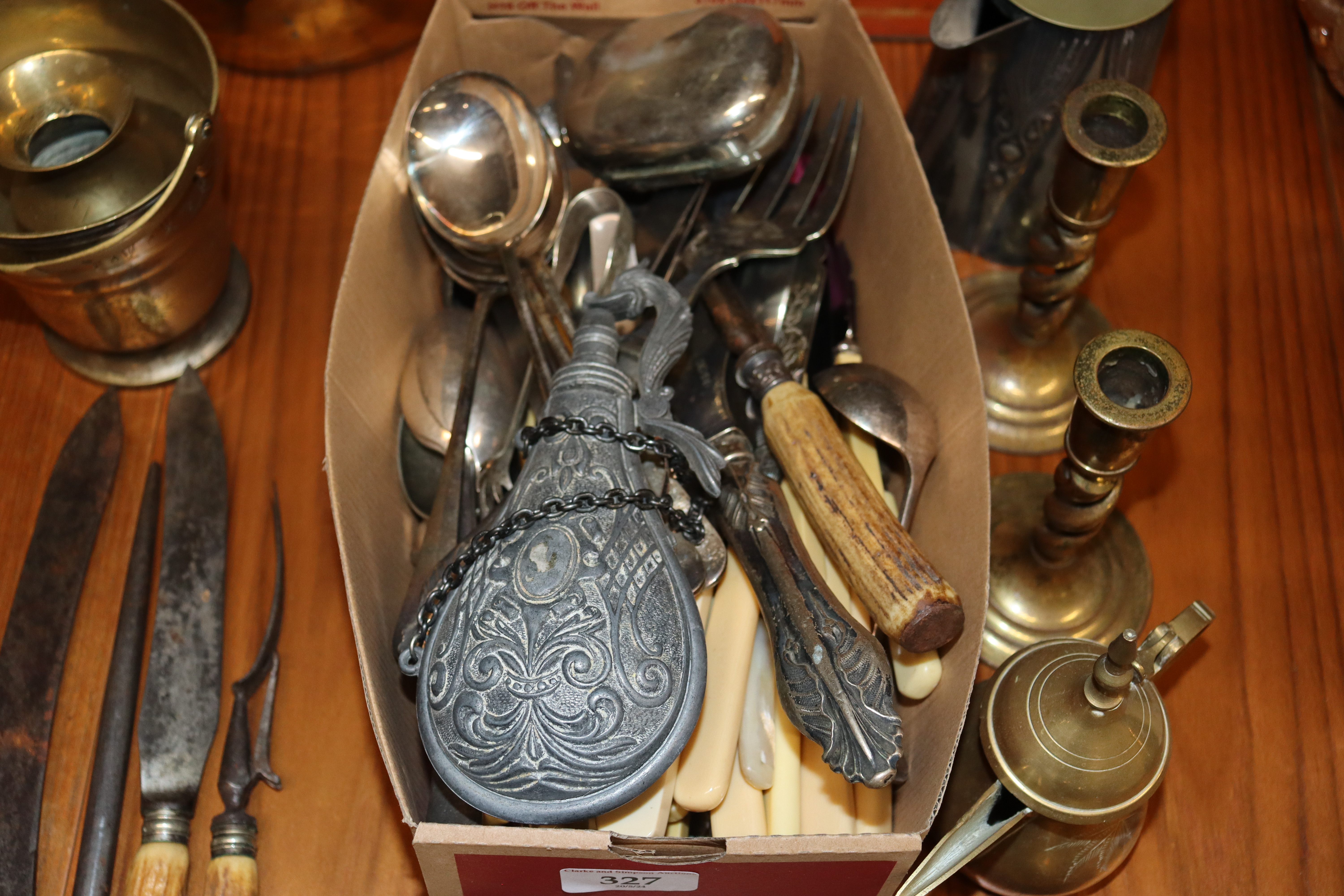 A quantity of various metalware to include vintage - Image 2 of 4