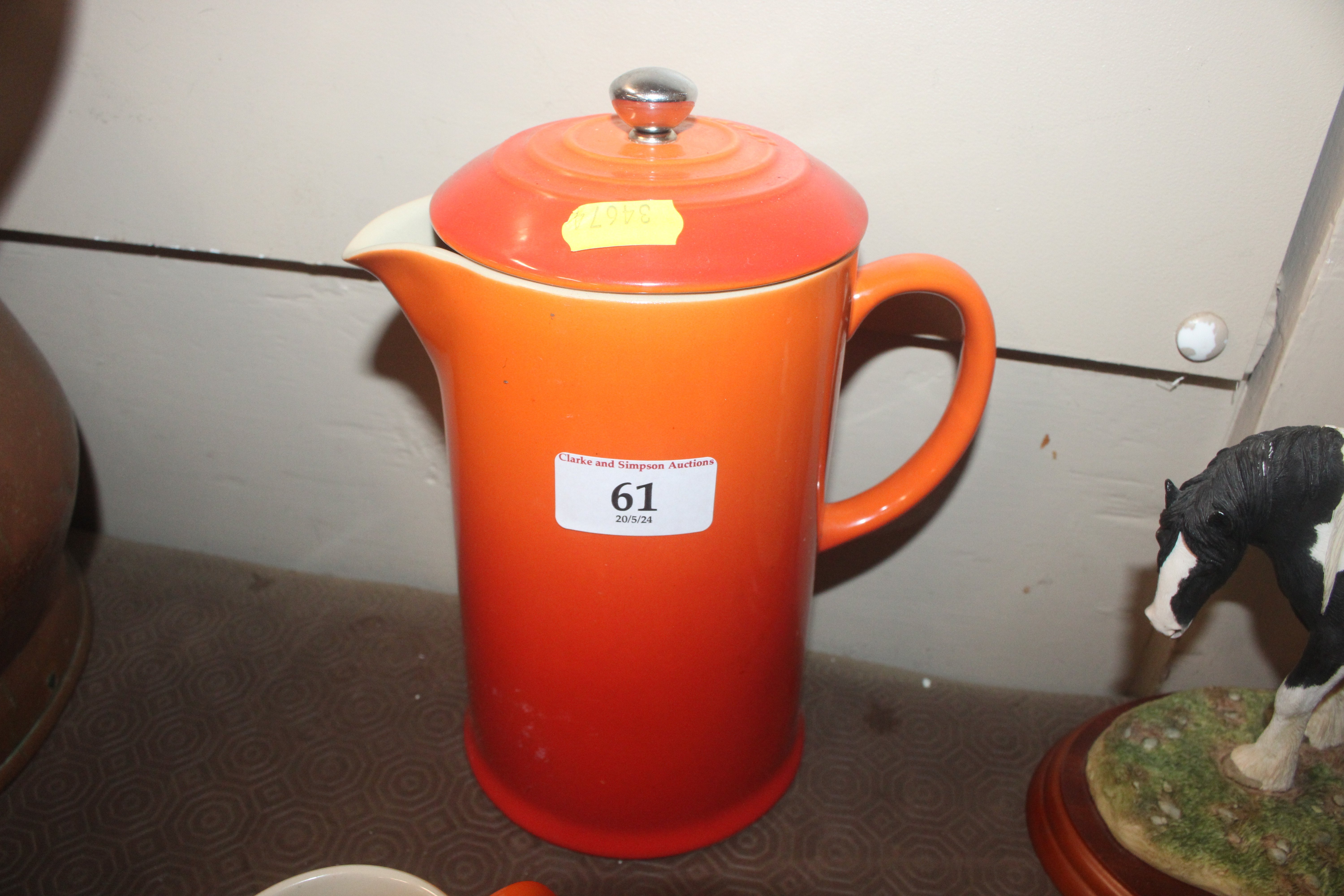 A Le Creuset orange coffee pot and six cups - Image 5 of 6
