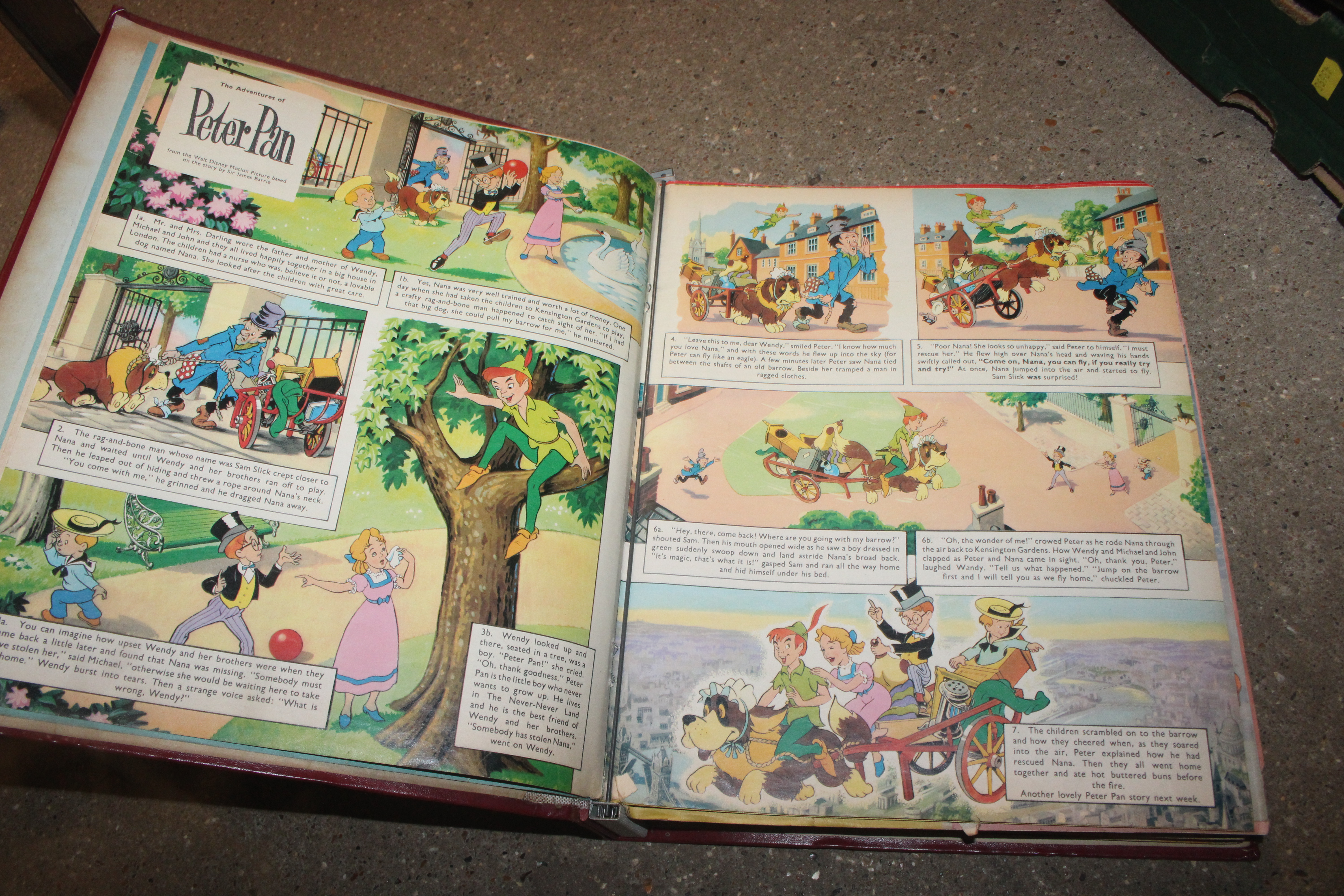 Seven folders of "Disneyland" comic magazines - Image 7 of 29