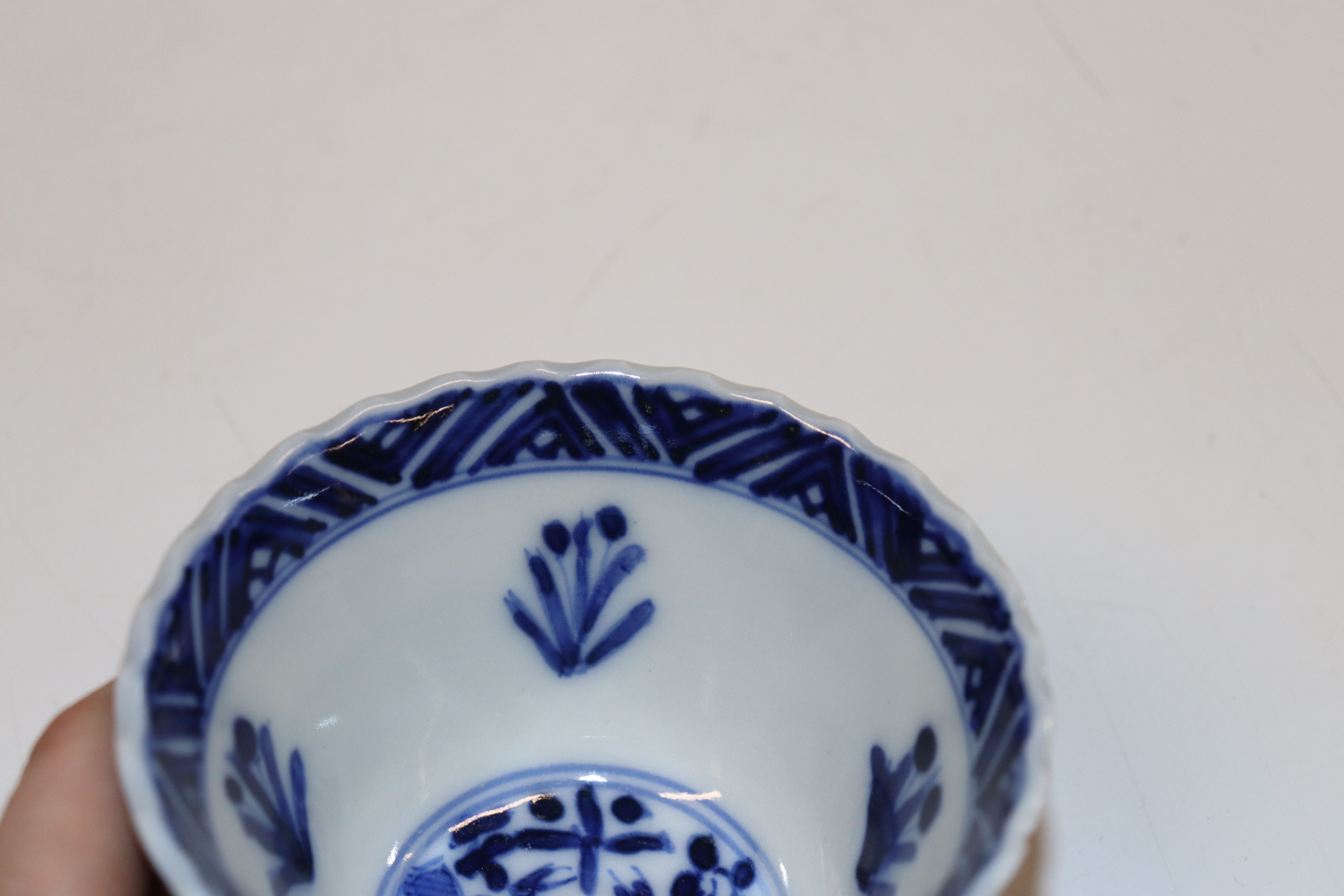 An Oriental blue and white blue decorated with fis - Image 23 of 34
