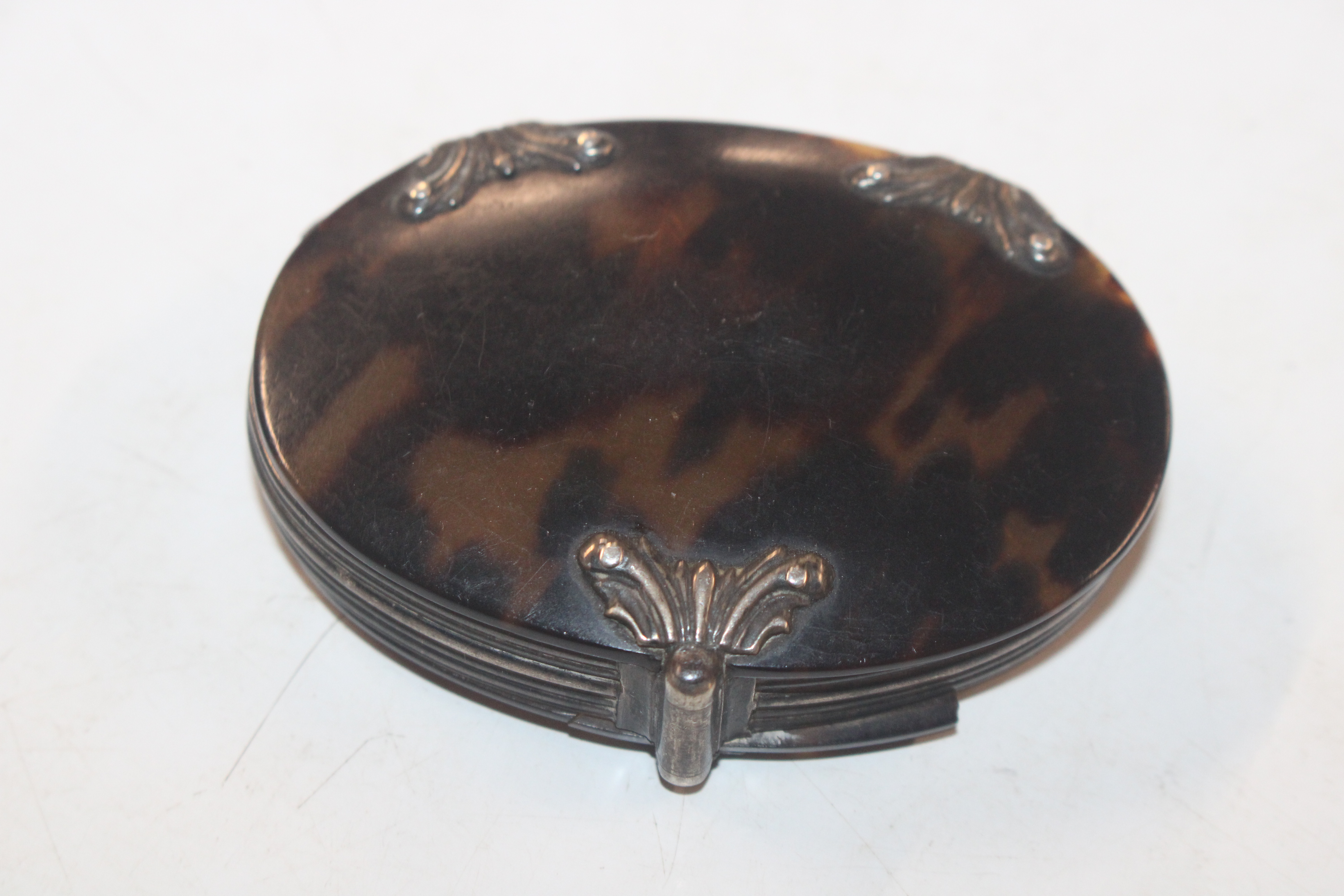 A Georgian silver and tortoiseshell magnifying gla - Image 7 of 13