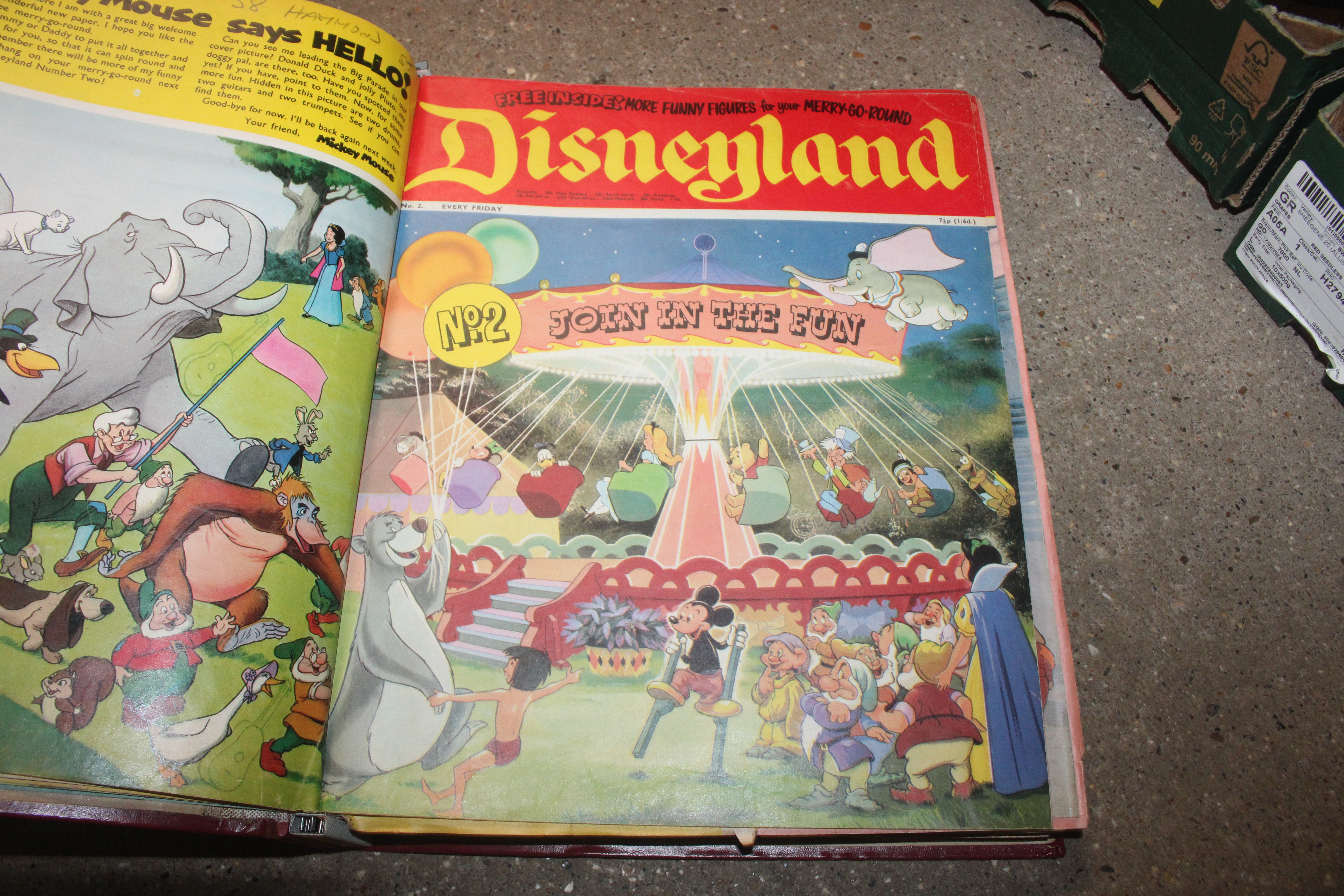 Seven folders of "Disneyland" comic magazines - Image 9 of 29