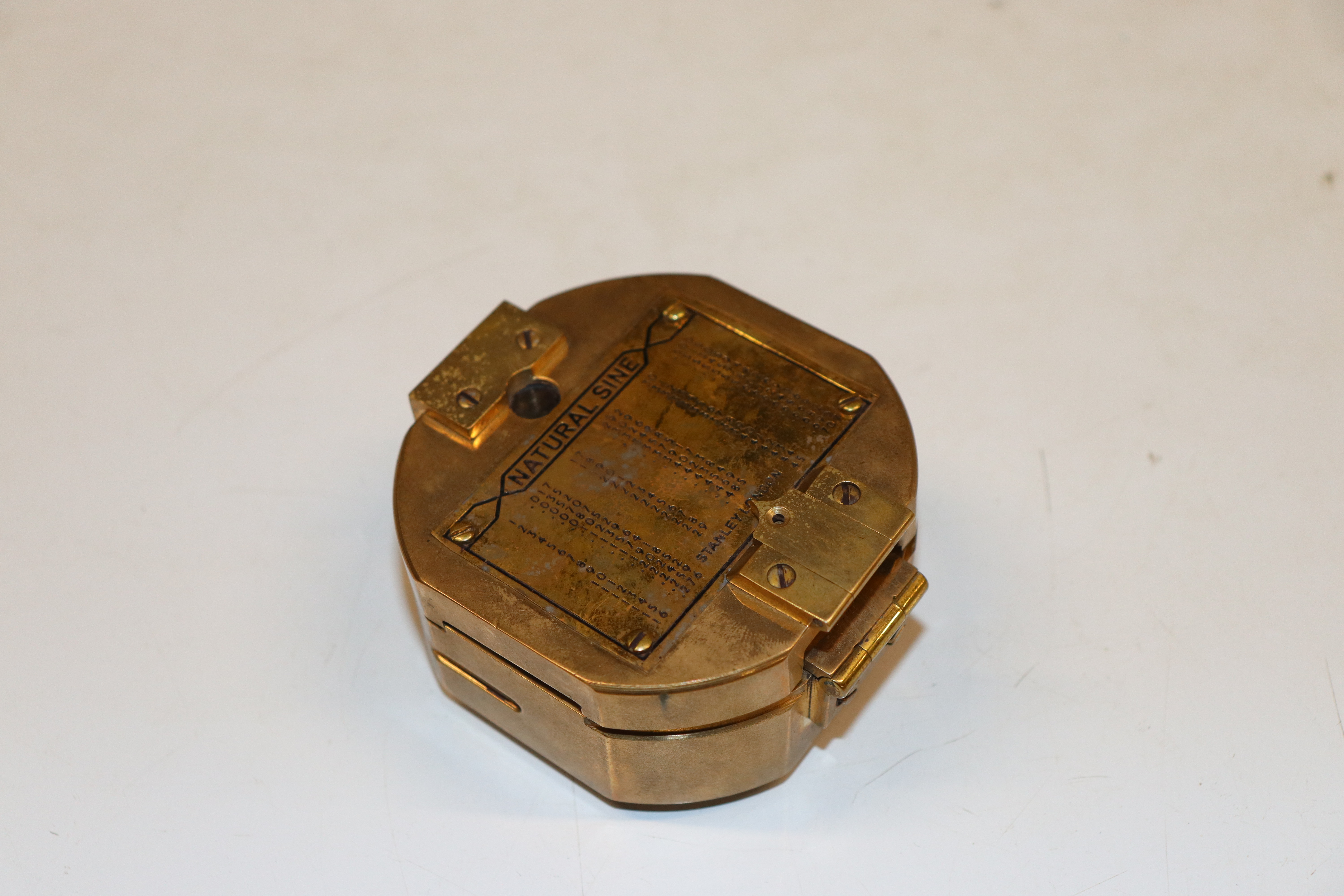 A reproduction brass compass contained in hardwood - Image 3 of 12