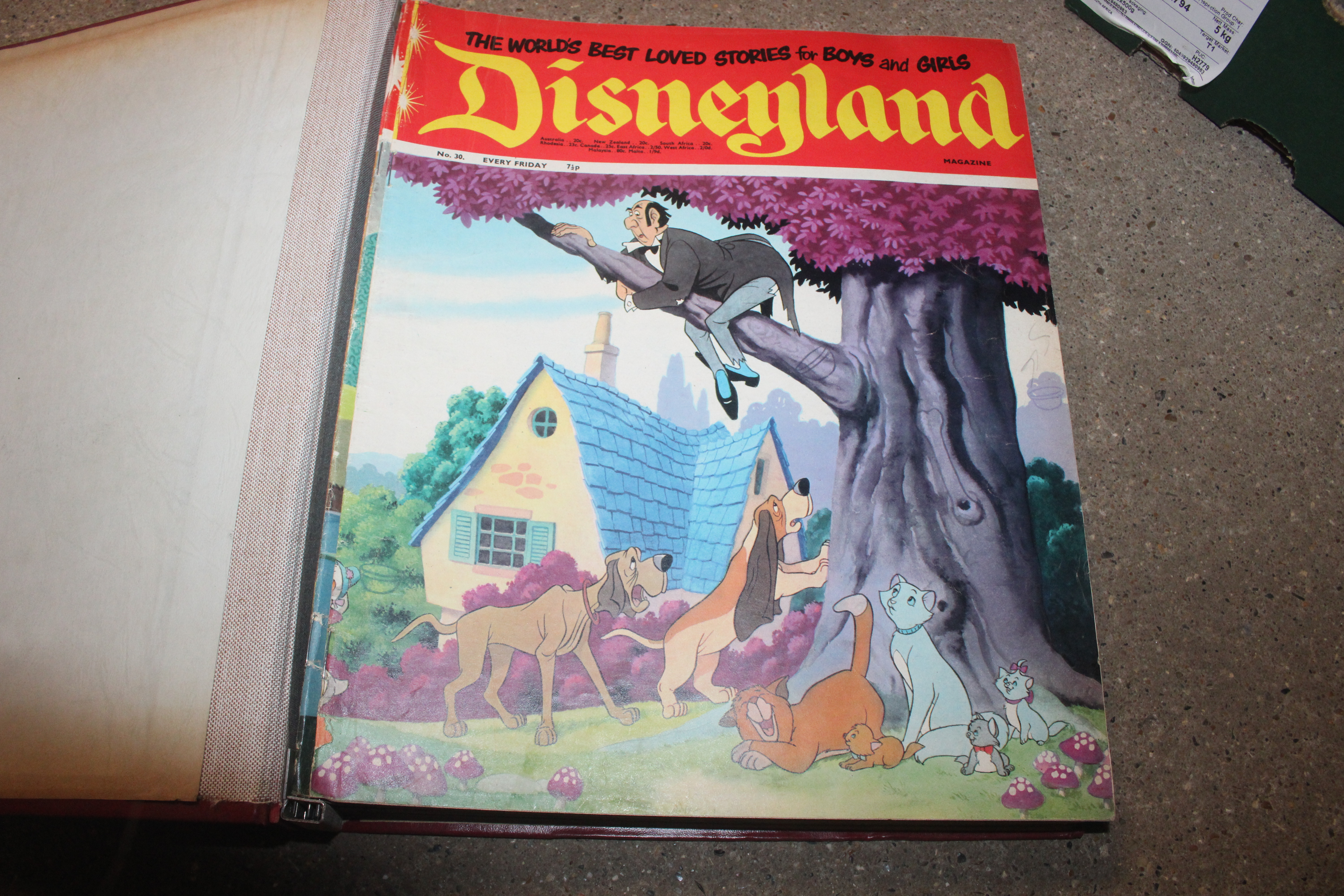 Seven folders of "Disneyland" comic magazines - Image 20 of 29