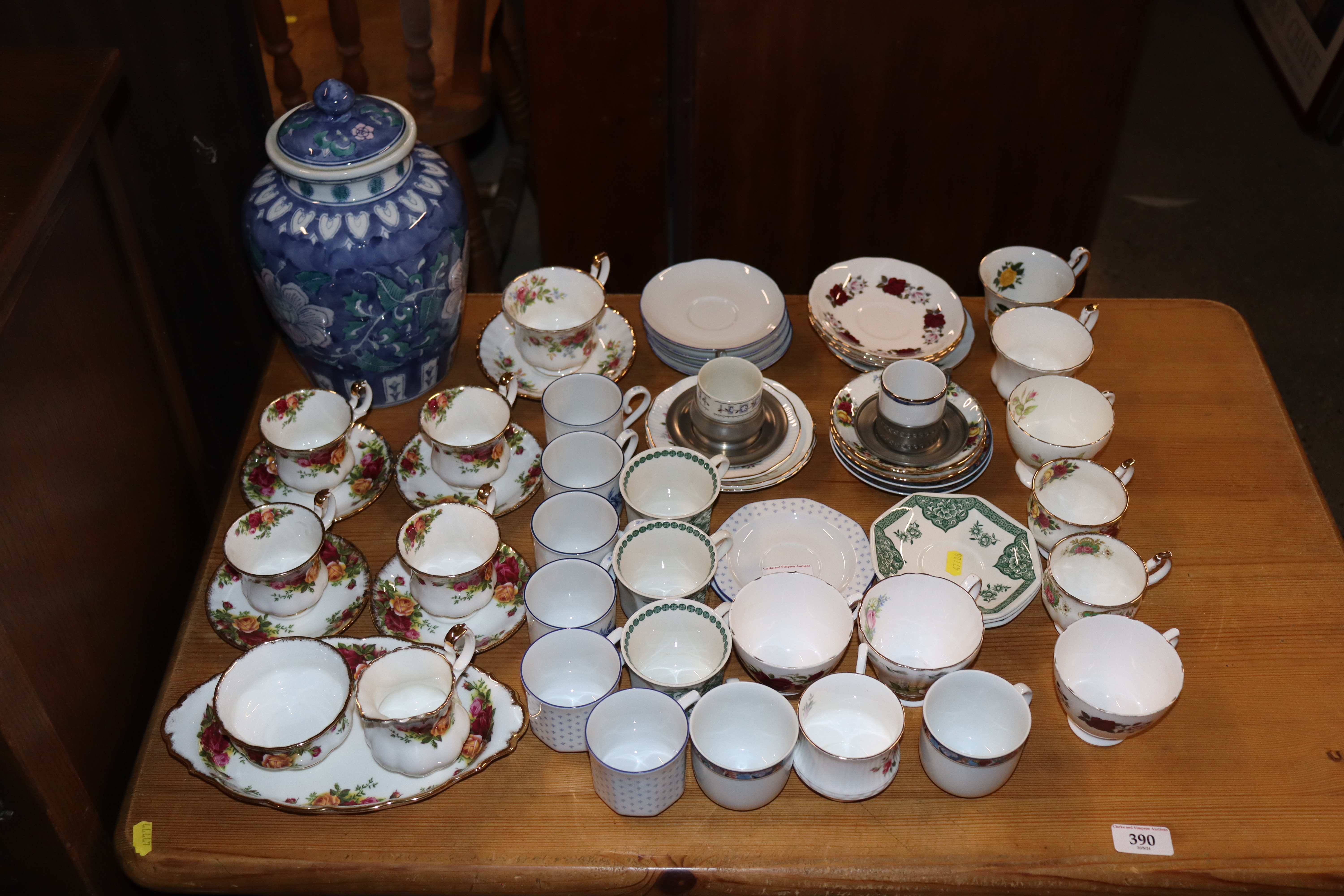 A small quantity of Royal Albert "Old Country Rose