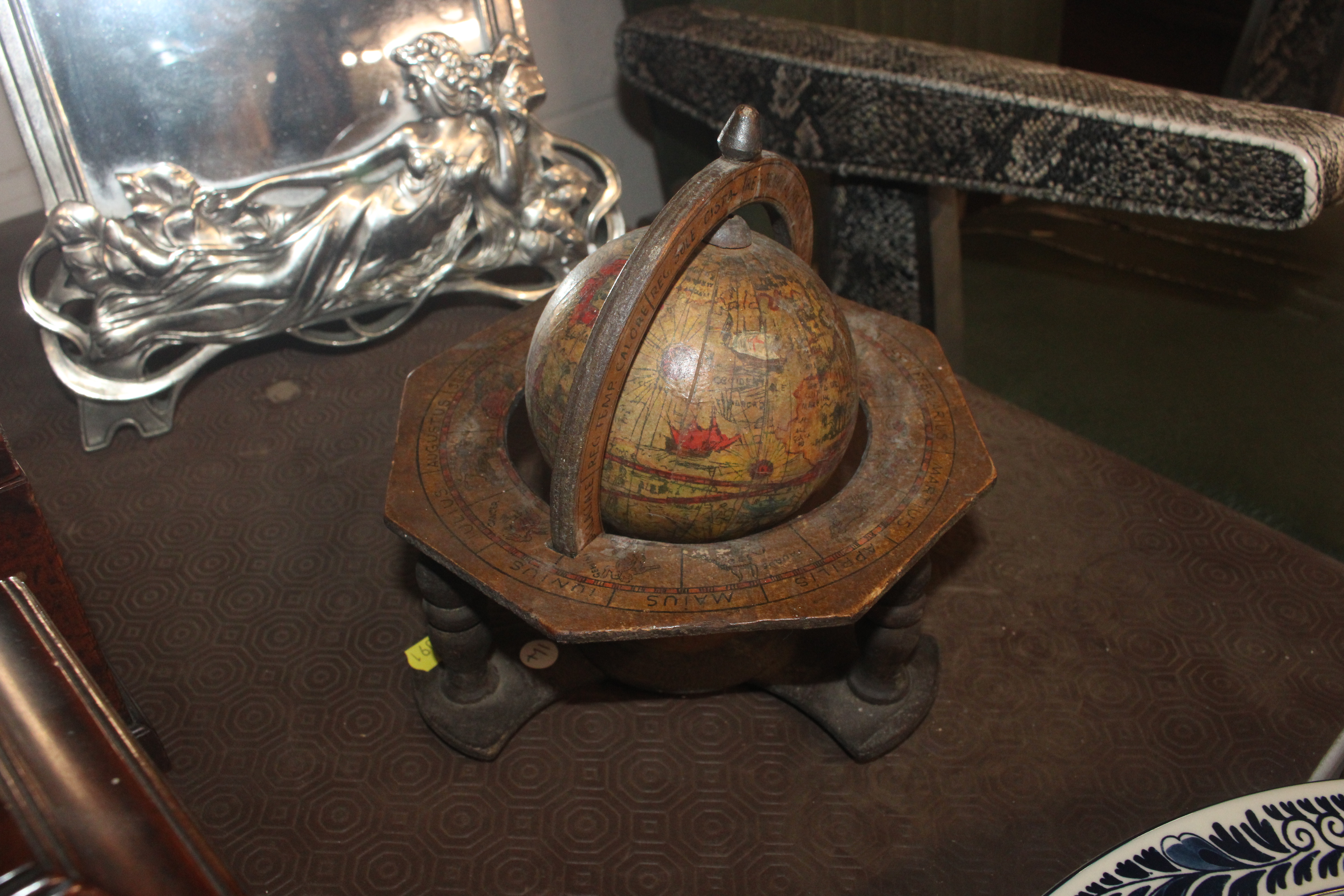 An early 20th Century table / desk globe on stand - Image 4 of 12