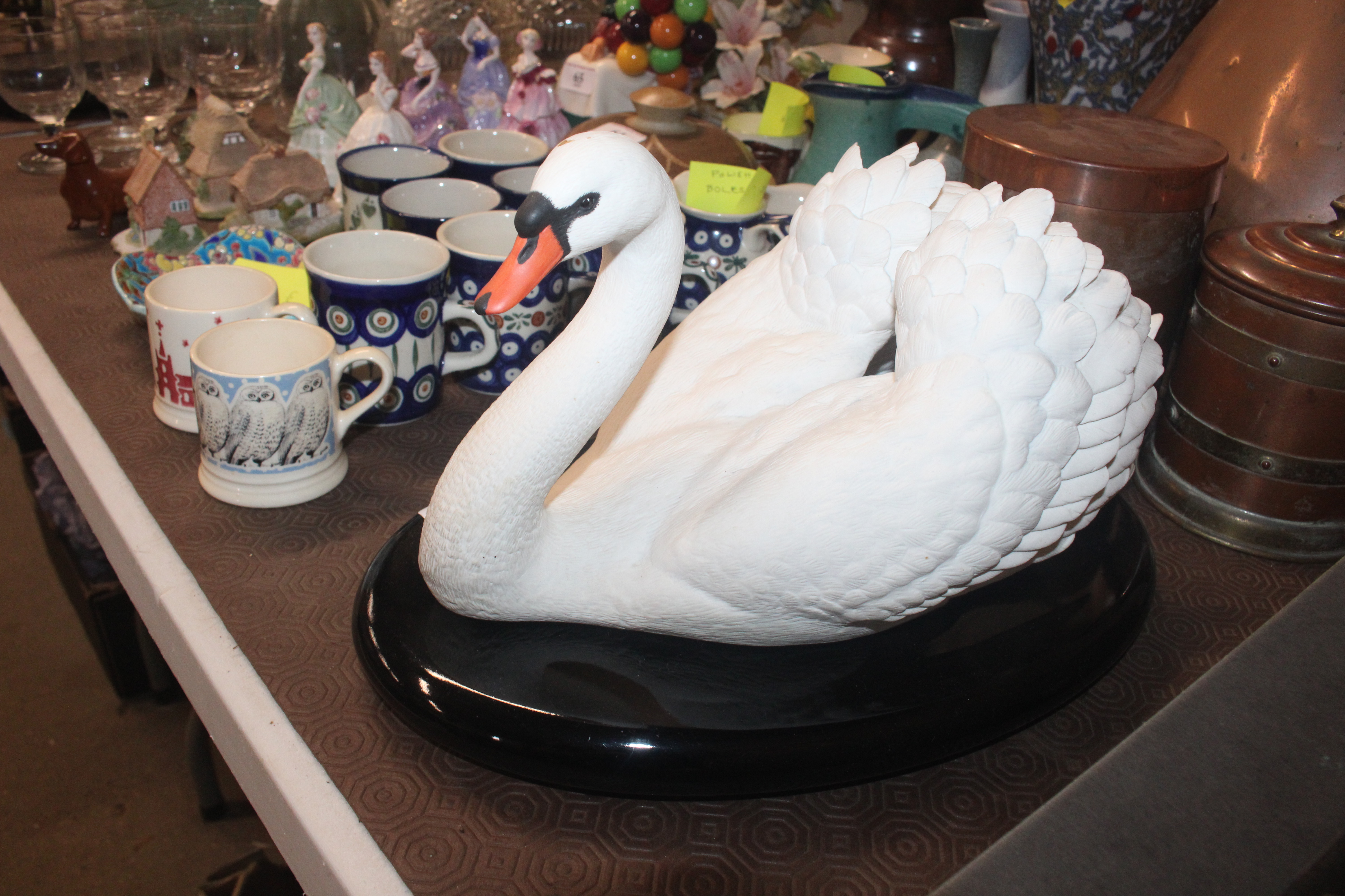 A Franklin Mint Royal Swan with certificate and pa