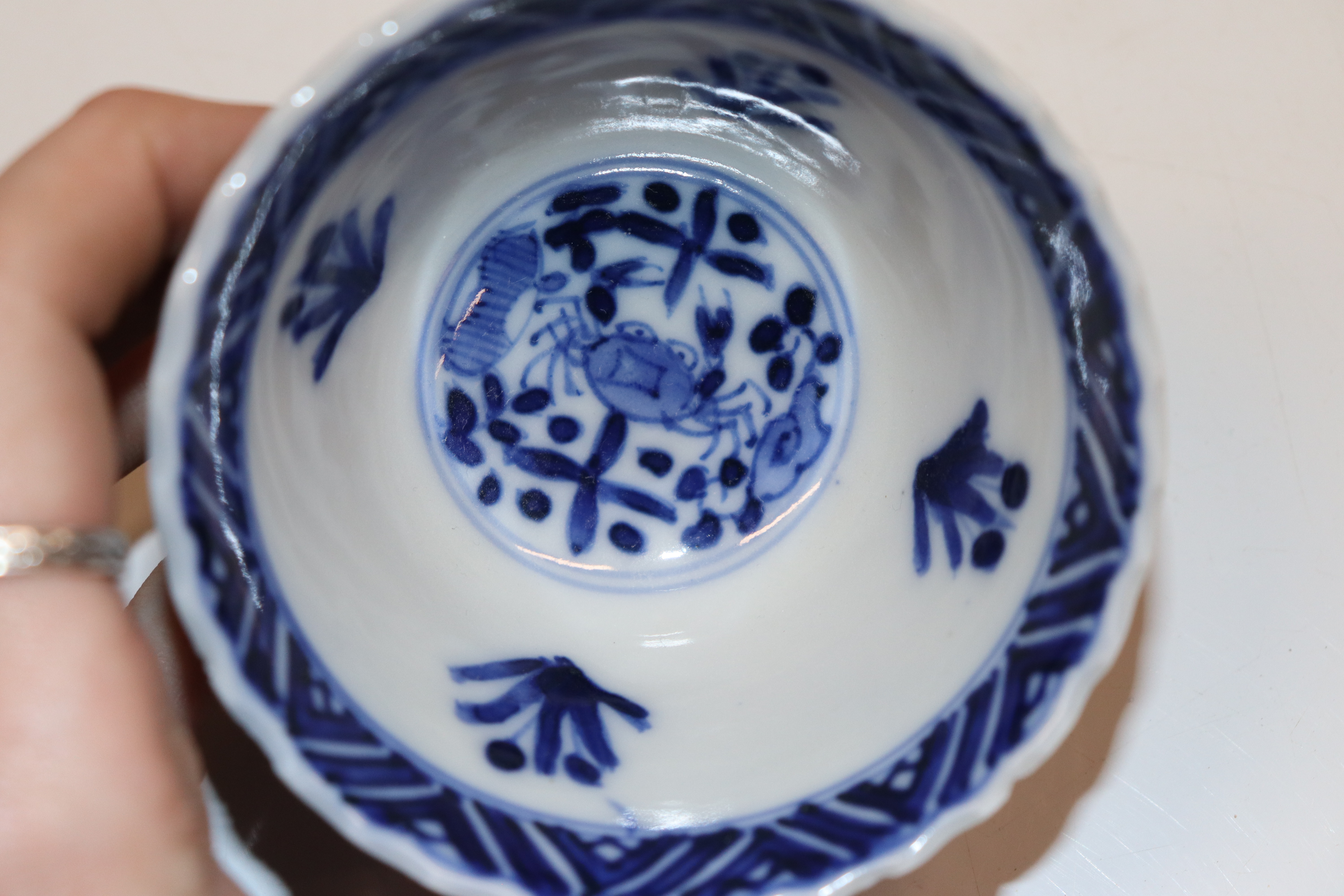 An Oriental blue and white blue decorated with fis - Image 22 of 34