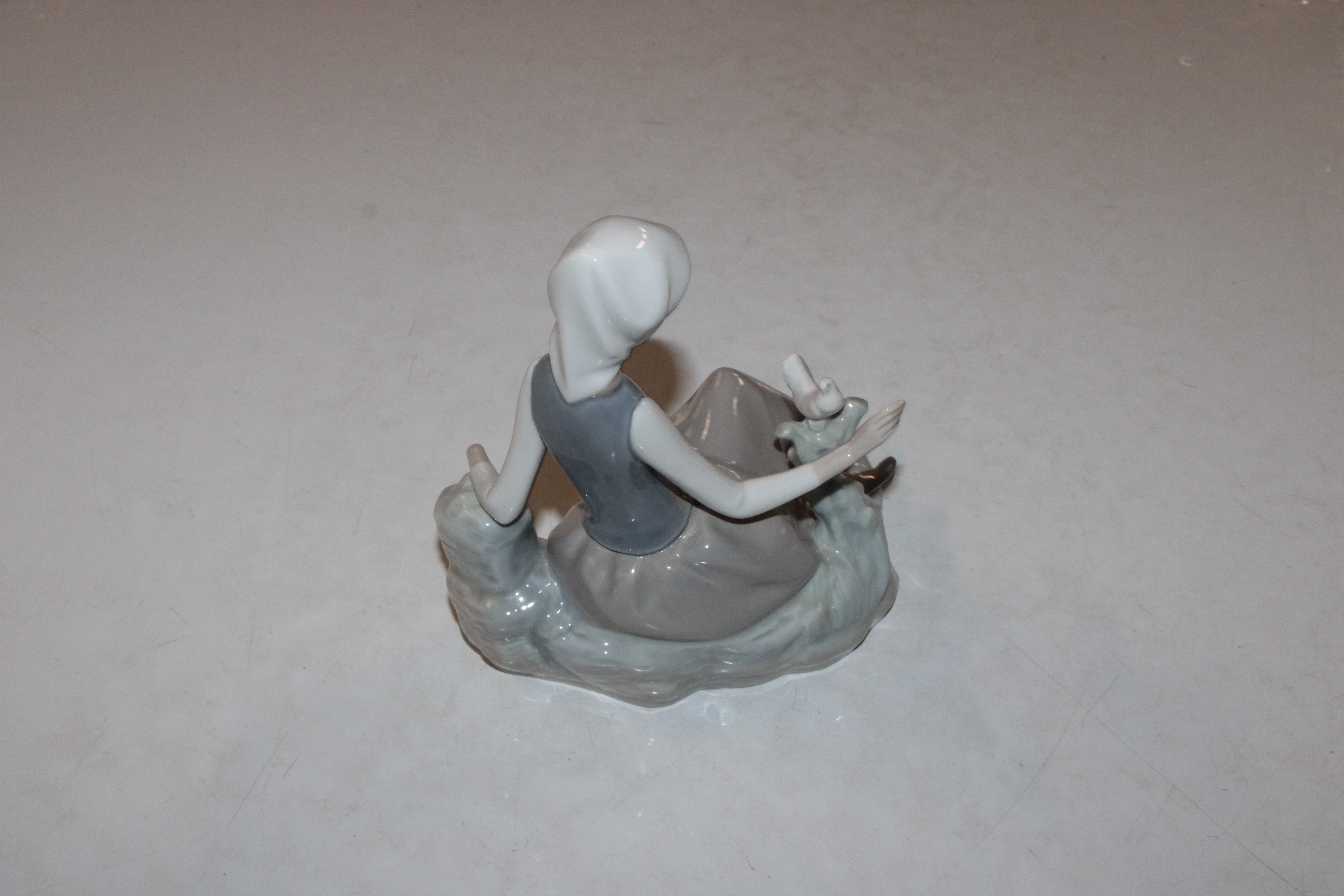 Seven Lladro and Nao ornaments - some AF - Image 19 of 24