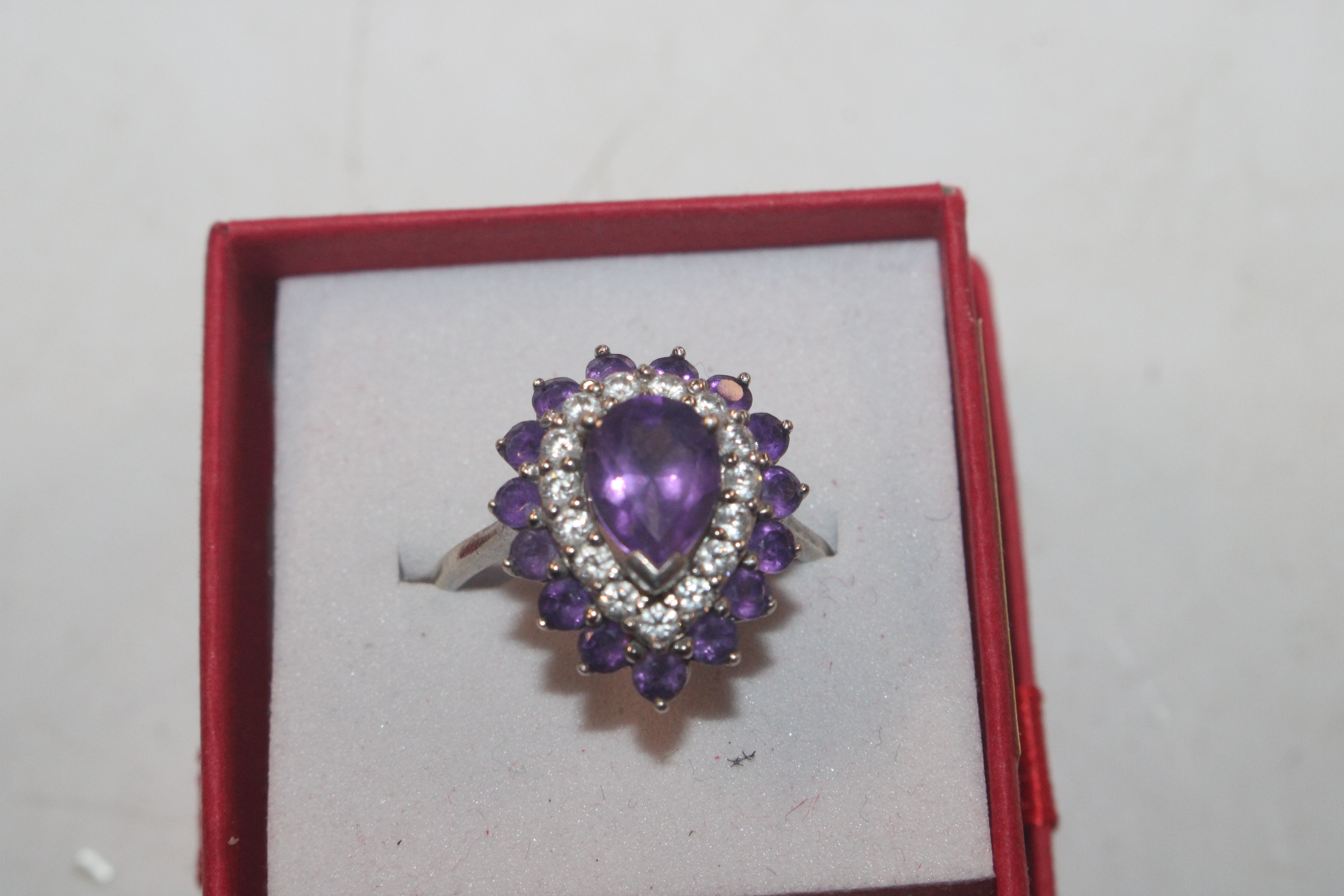 A Sterling silver amethyst and white gem stone set - Image 2 of 4