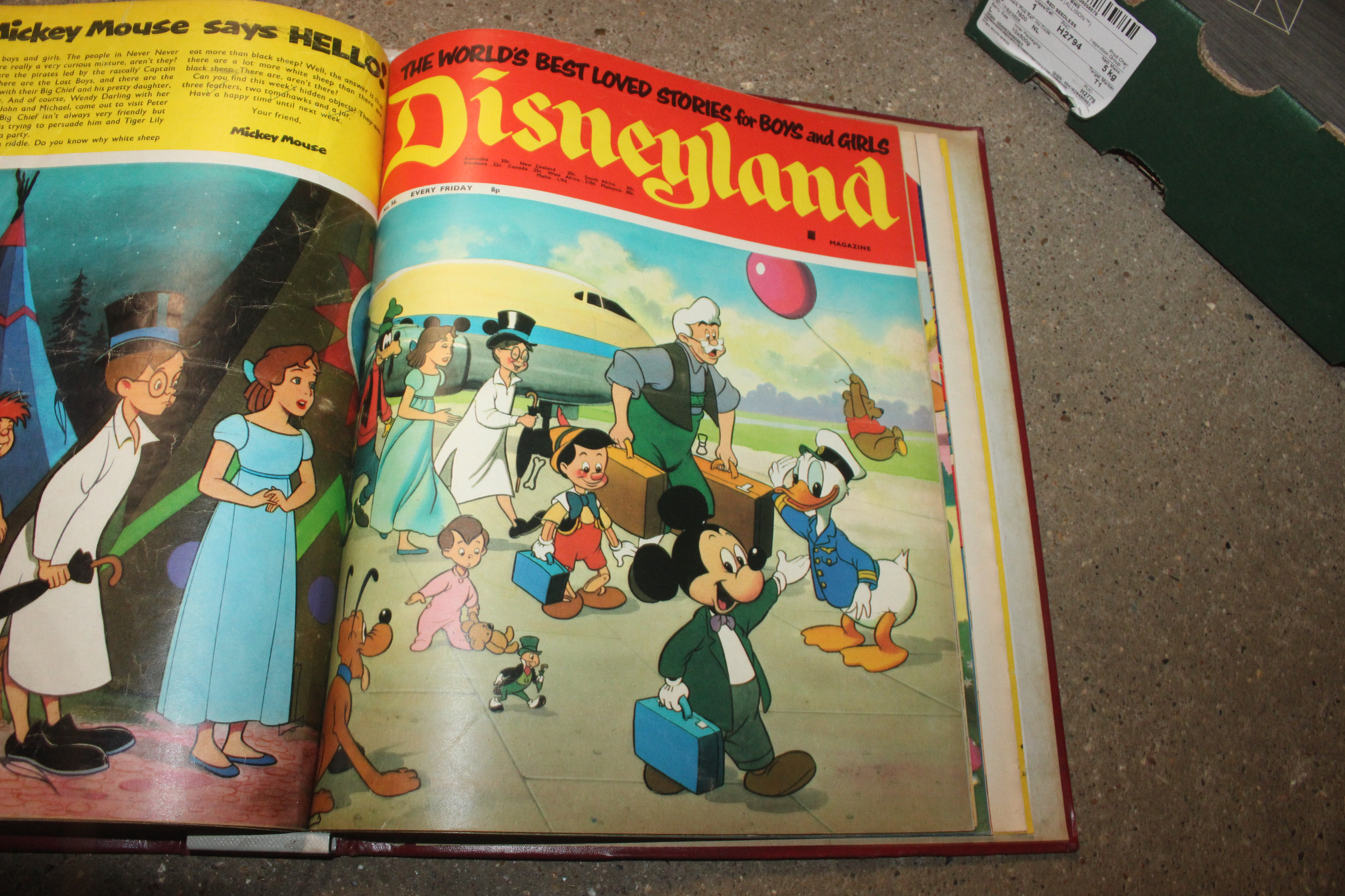 Seven folders of "Disneyland" comic magazines - Image 28 of 29