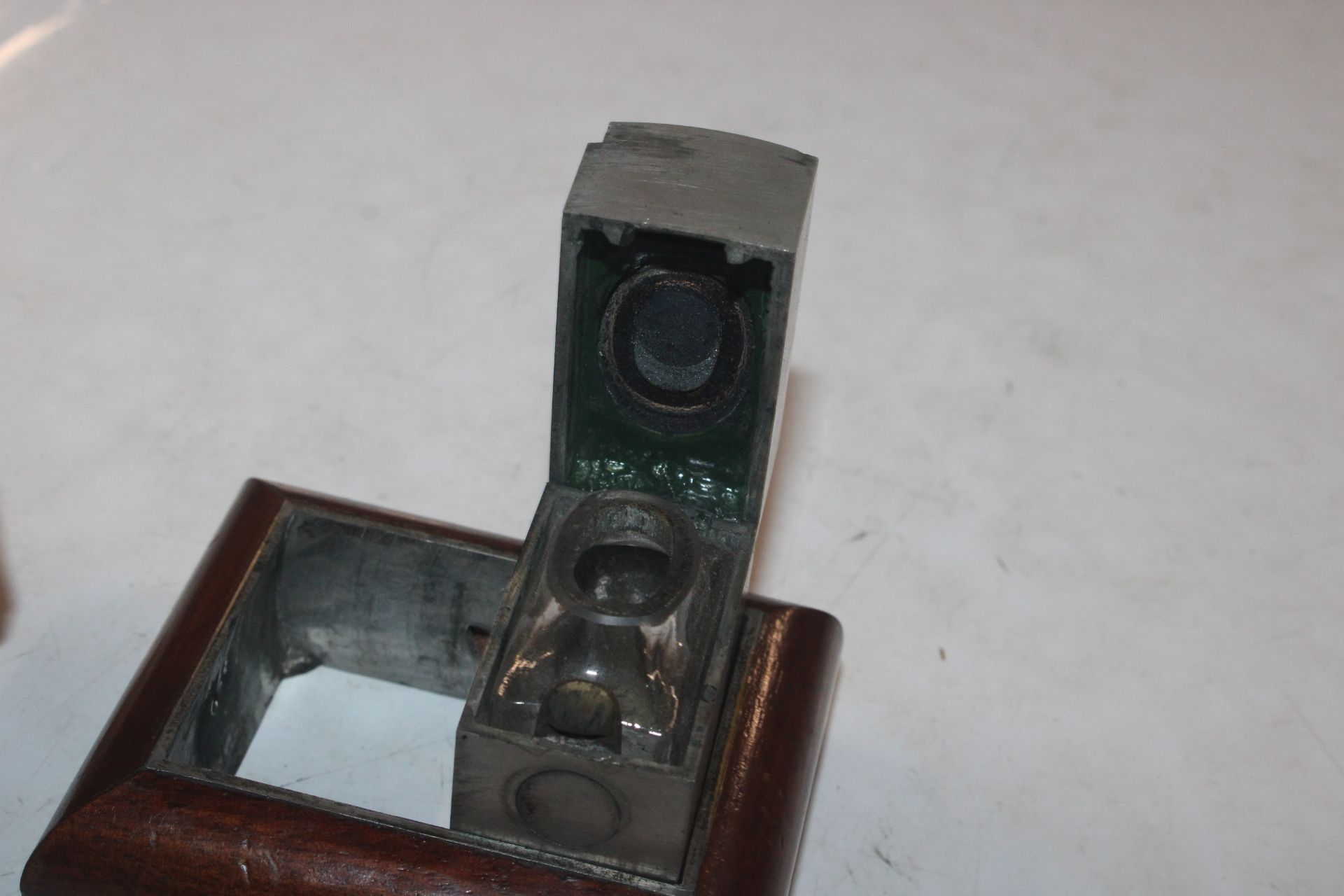 A Ransomes patent travelling inkwell by De La Rue & Co. in wooden case - Image 6 of 6